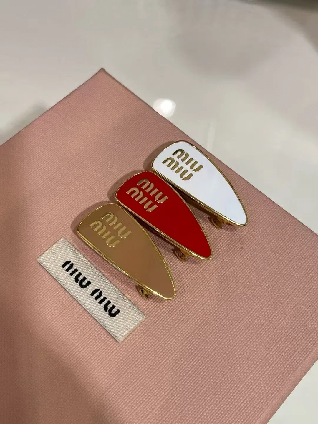 MIU 27FW RSHPGVI 007 헤어핀