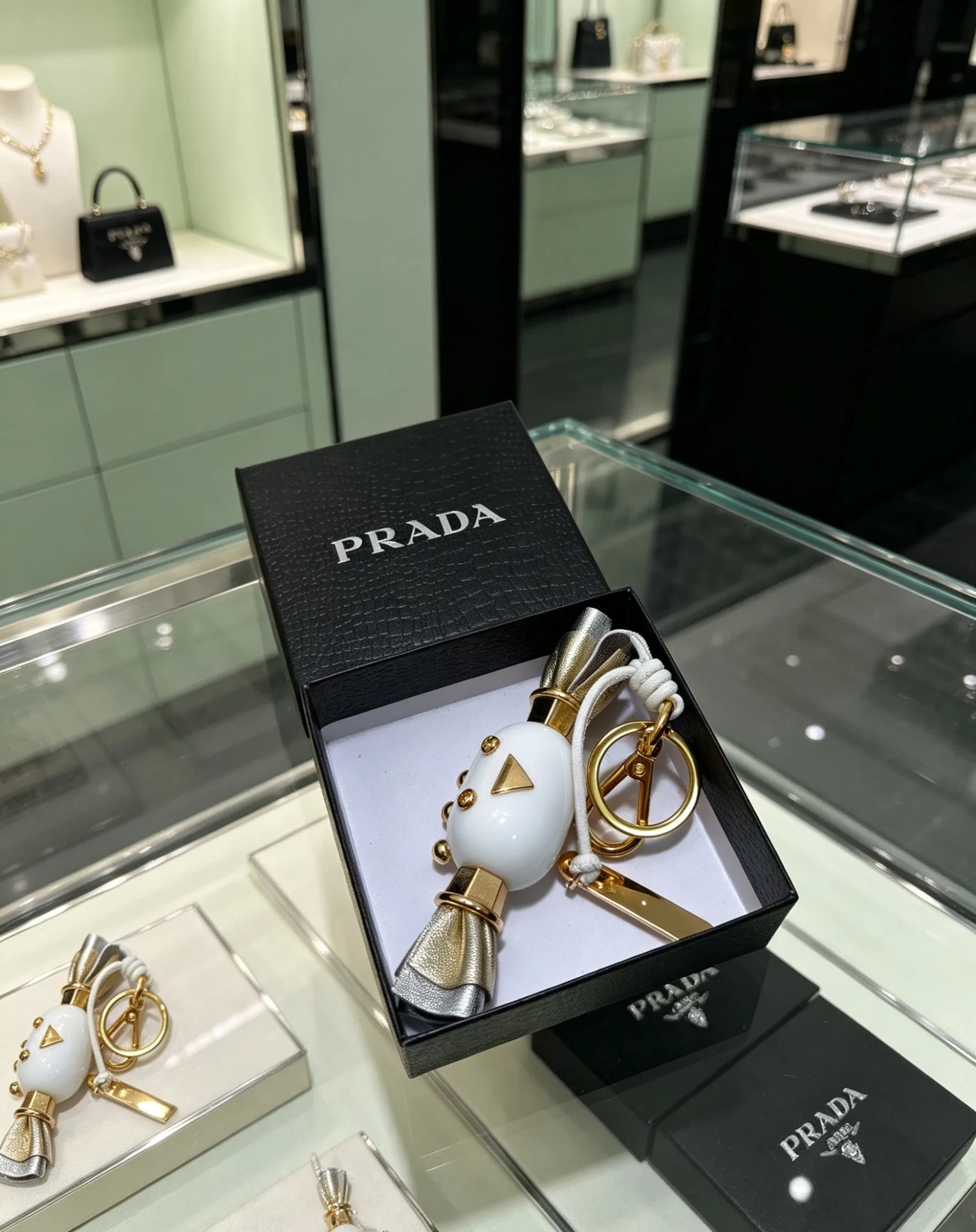 PRA 27FW CEKDMYN 001 참 3