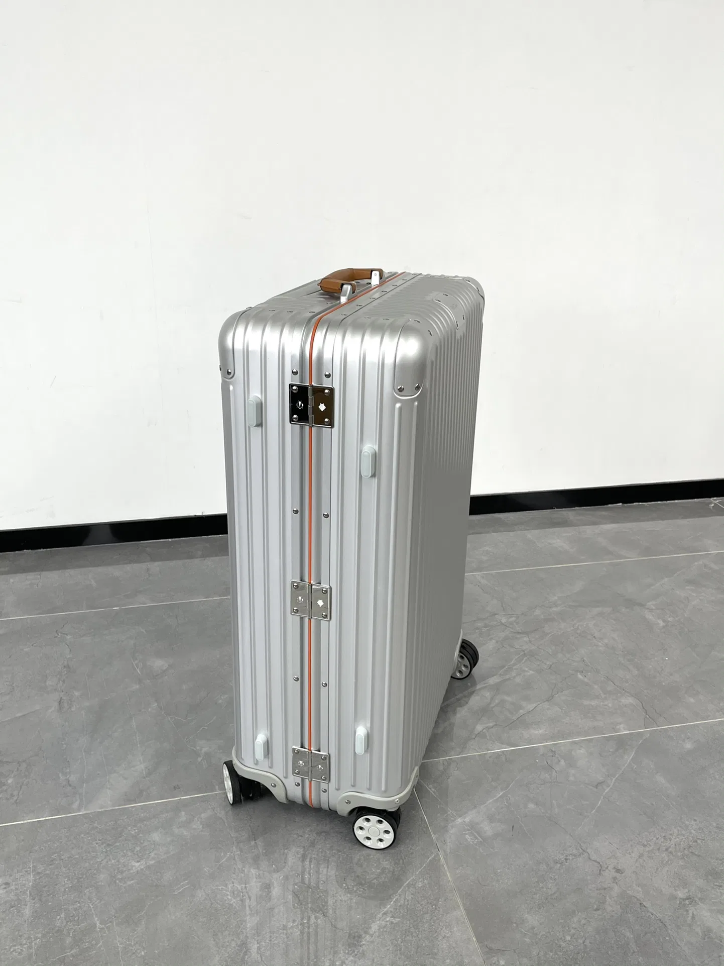 RIMOWA 27FW MNMWFBJ 003 캐리어 3