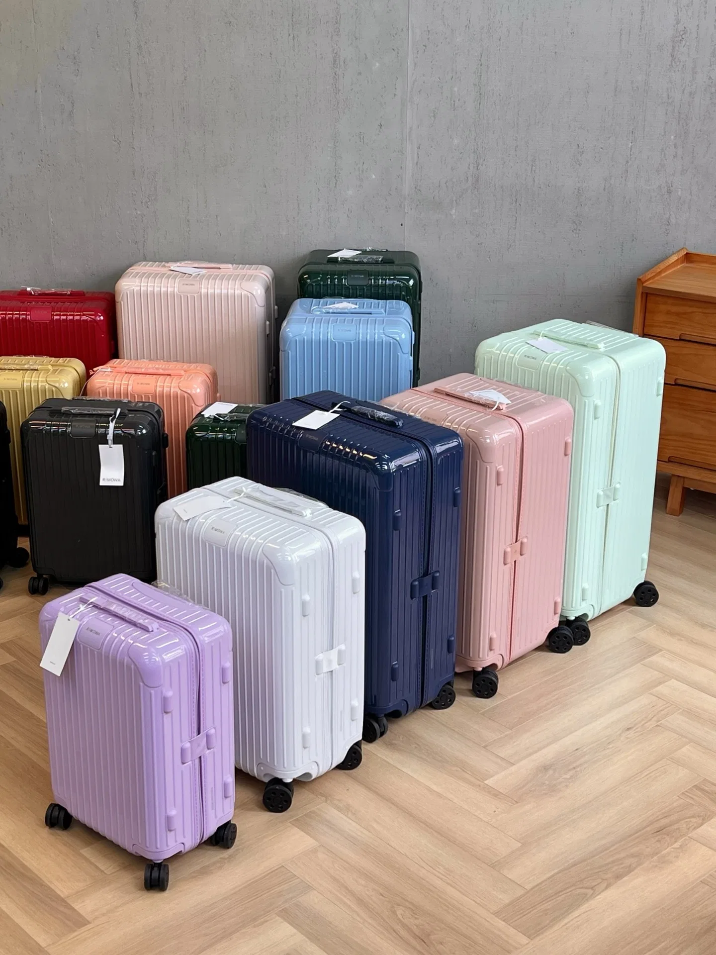 RIMOWA 27FW MNMWFBJ 004 캐리어 3
