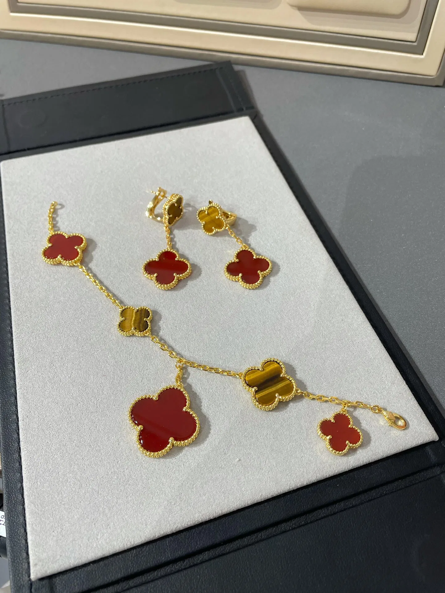 VANCLEEF 27FW AKOWINO 005 팔찌 2