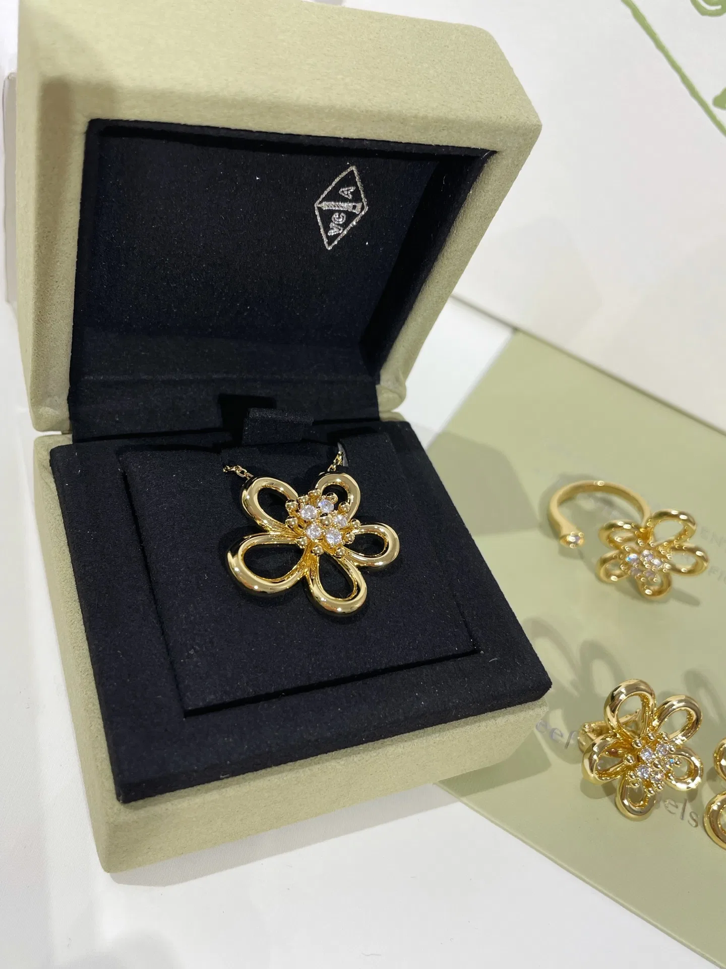 VANCLEEF 27FW AKOWINO 007 목걸이