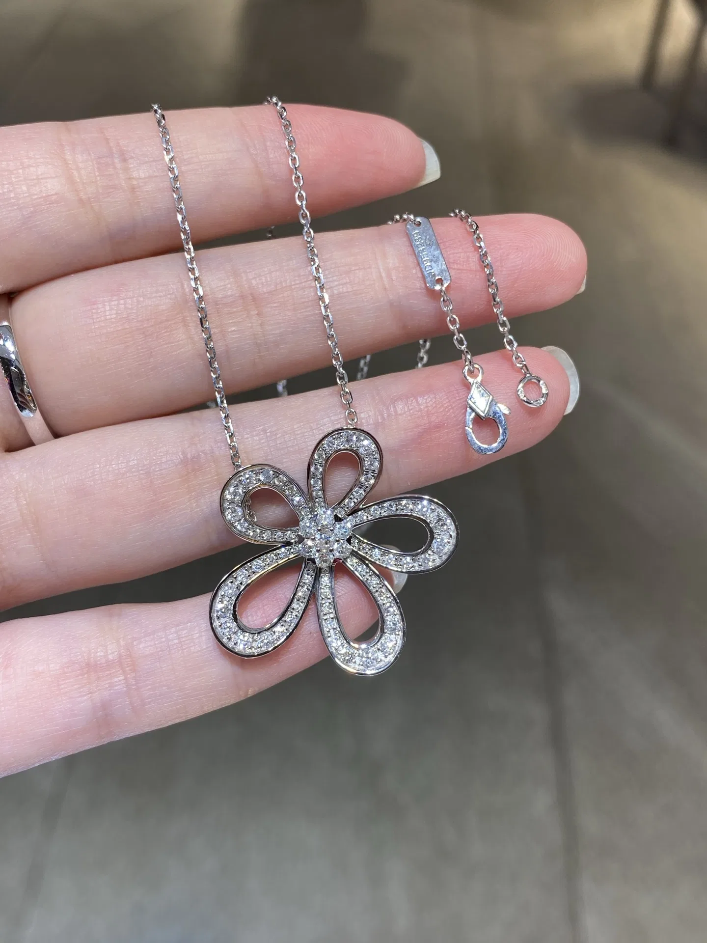 VANCLEEF 27FW LDOUGHM 015 목걸이 3