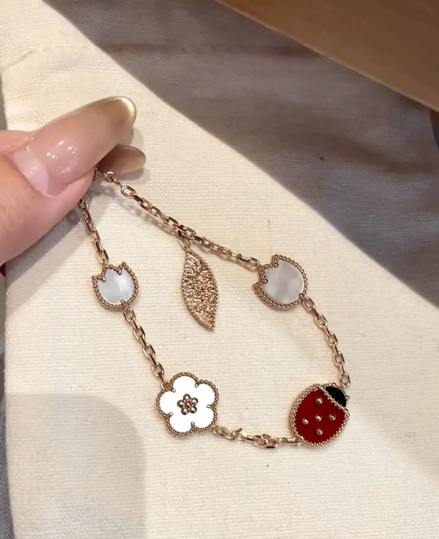 VANCLEEF 27FW LDOUGHM 023 팔찌 3