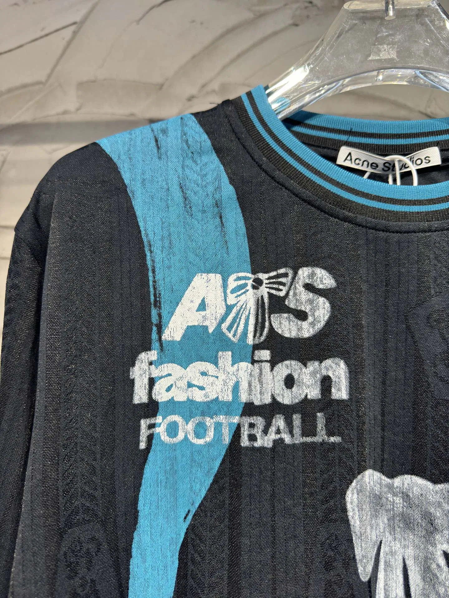 ACNE 27FW FTONGCX 003 롱슬리브 3