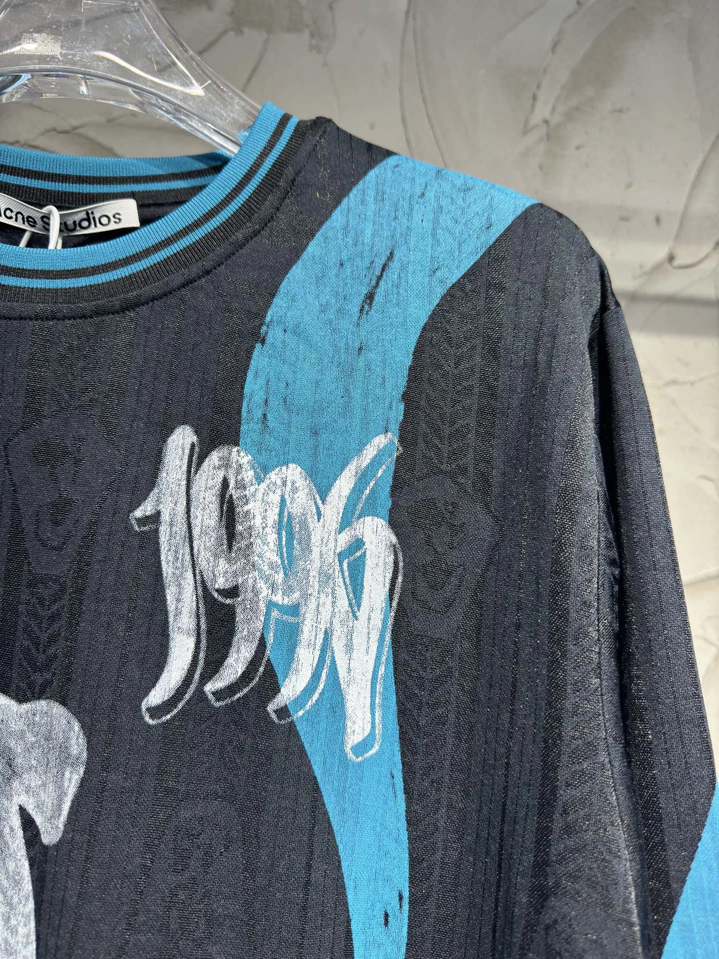 ACNE 27FW FTONGCX 003 롱슬리브 4