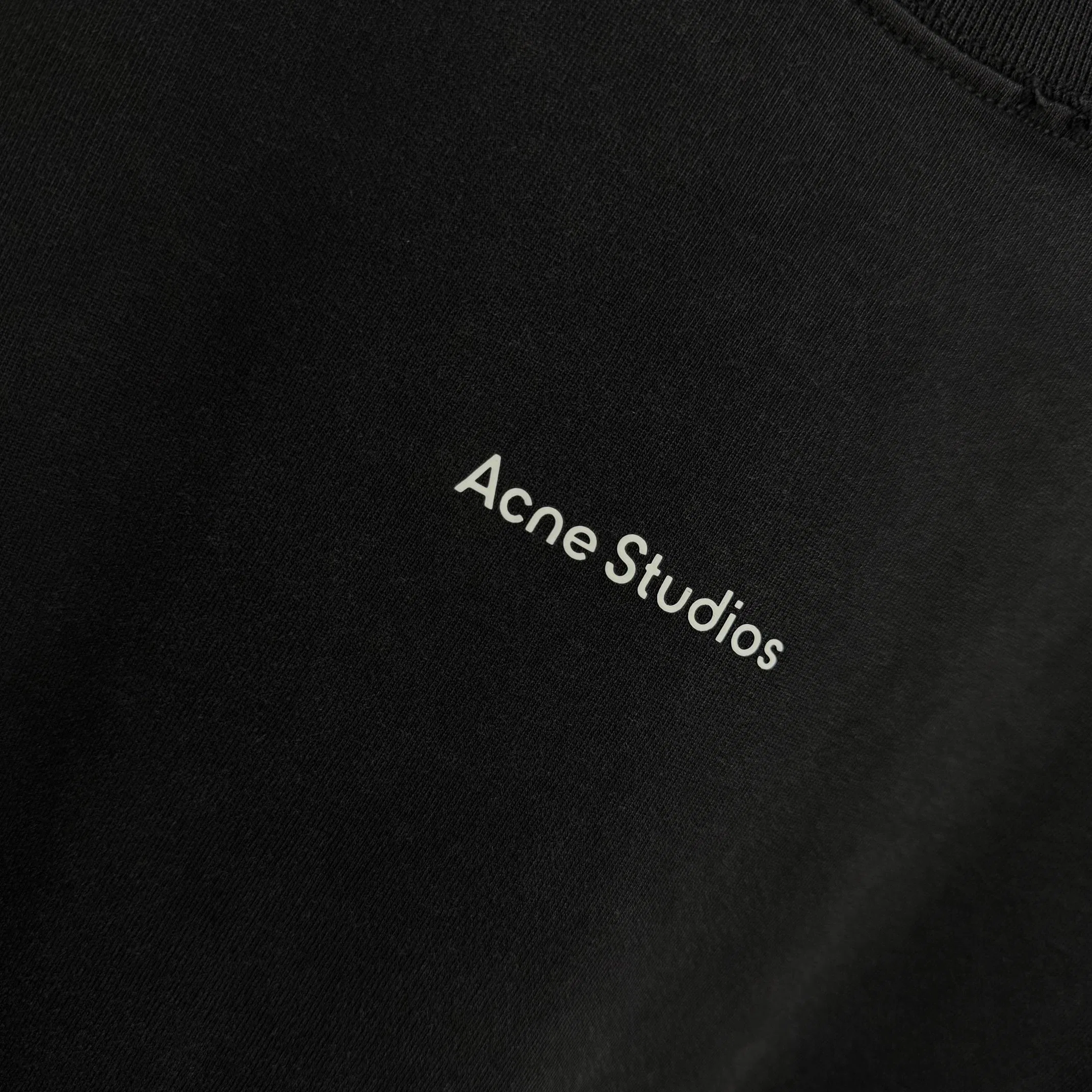 ACNE 27FW KVLDIIX 001 반팔티셔츠 4