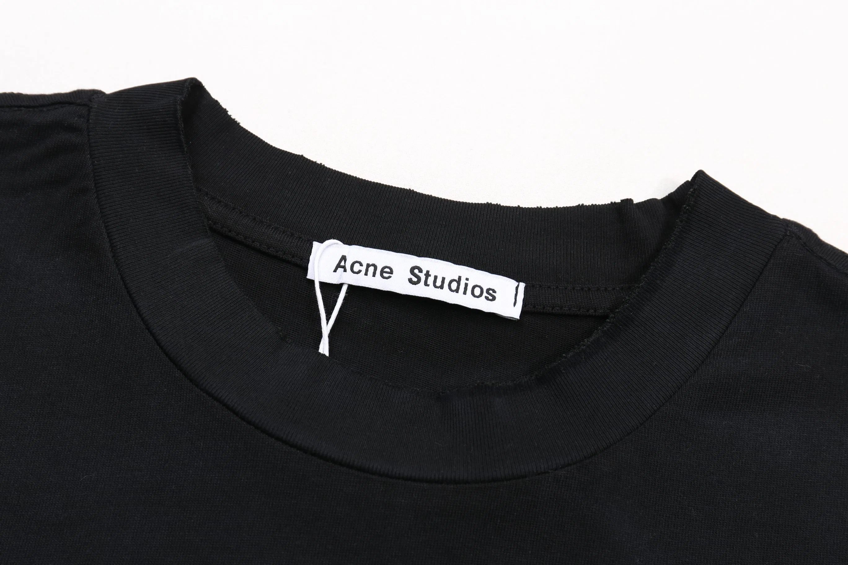 ACNE 27FW VRUKKZV 007 반팔티셔츠 3