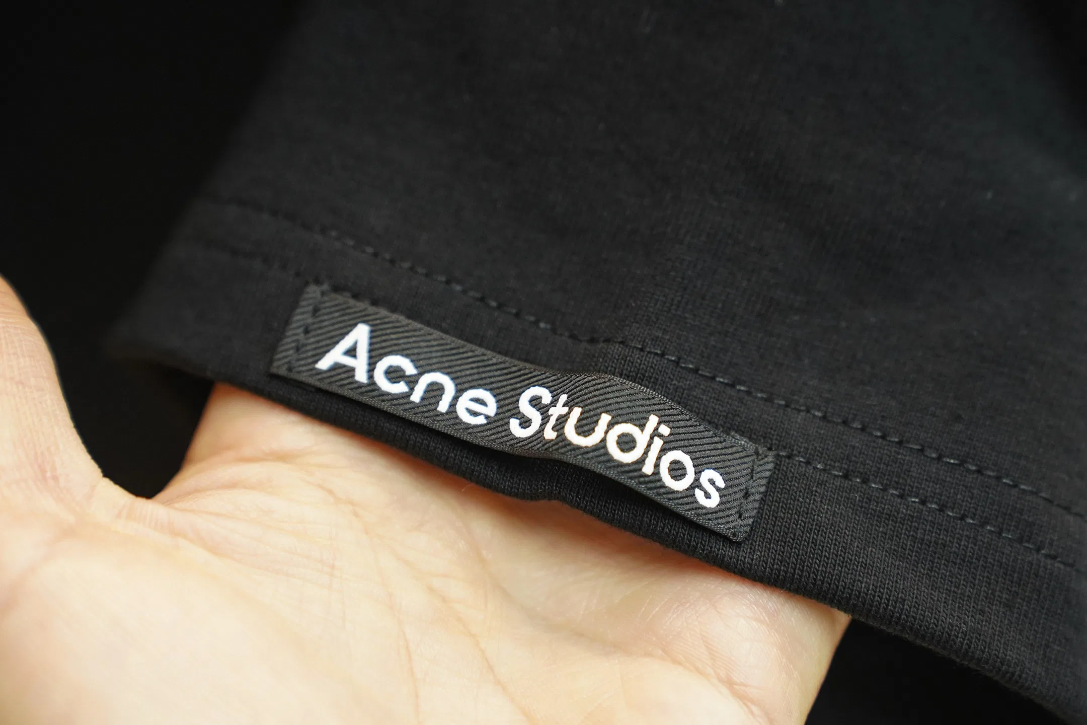 ACNE 27FW VRUKKZV 017 반팔티셔츠 3