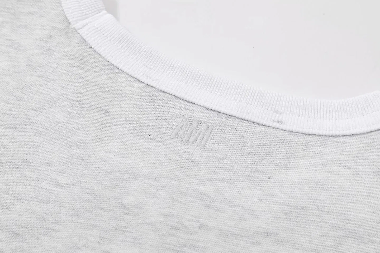 AMI 27FW IRQTADJ 006 반팔티셔츠 5