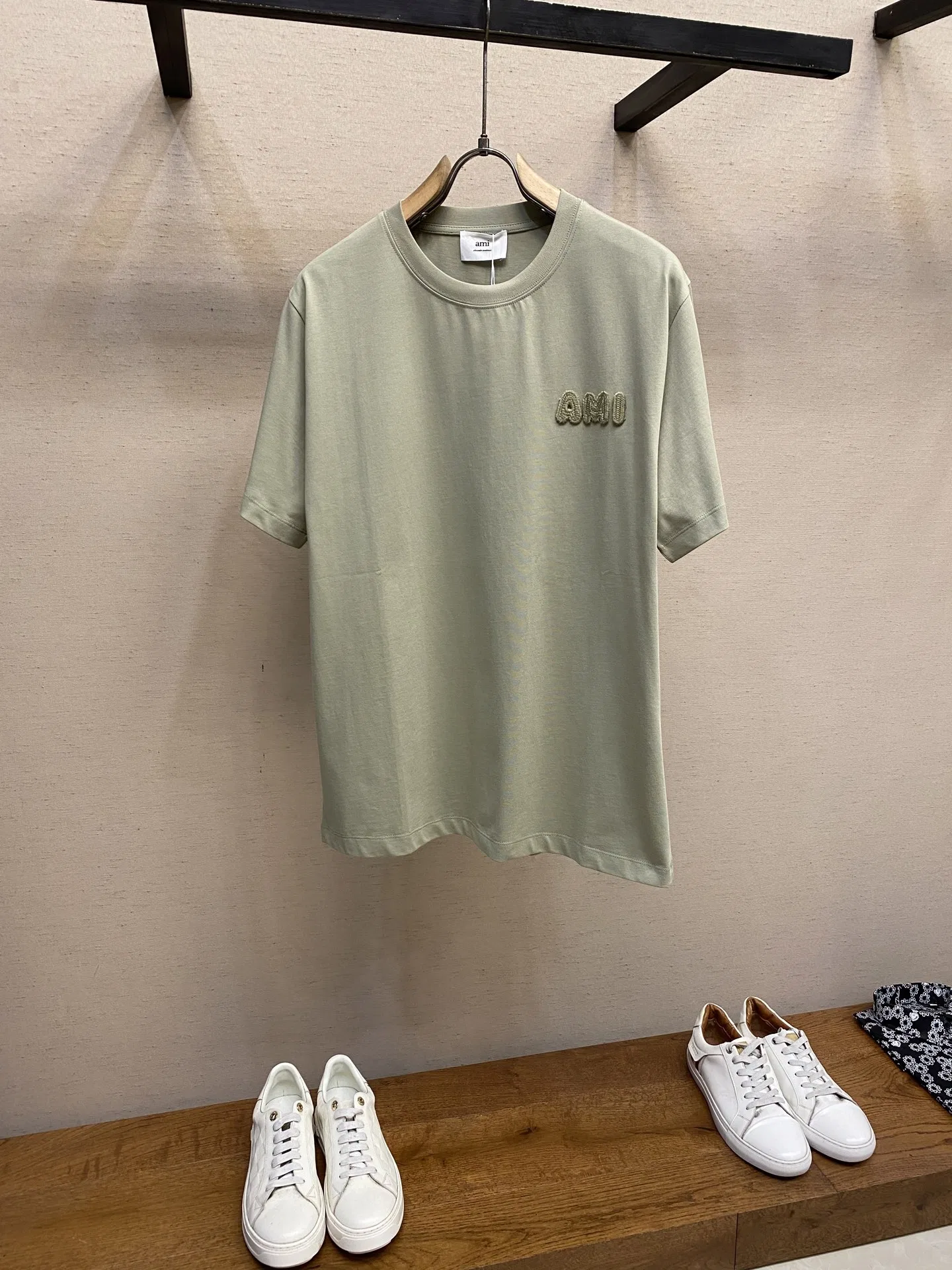 AMI 27FW YVJJGOR 008 반팔티셔츠