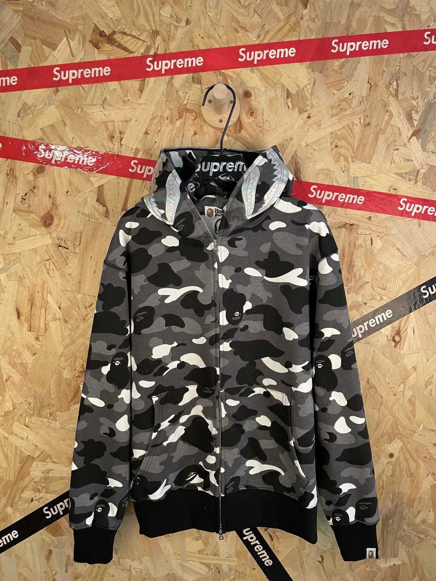 BAPE 27FW EYZUTRQ 001 집업후드