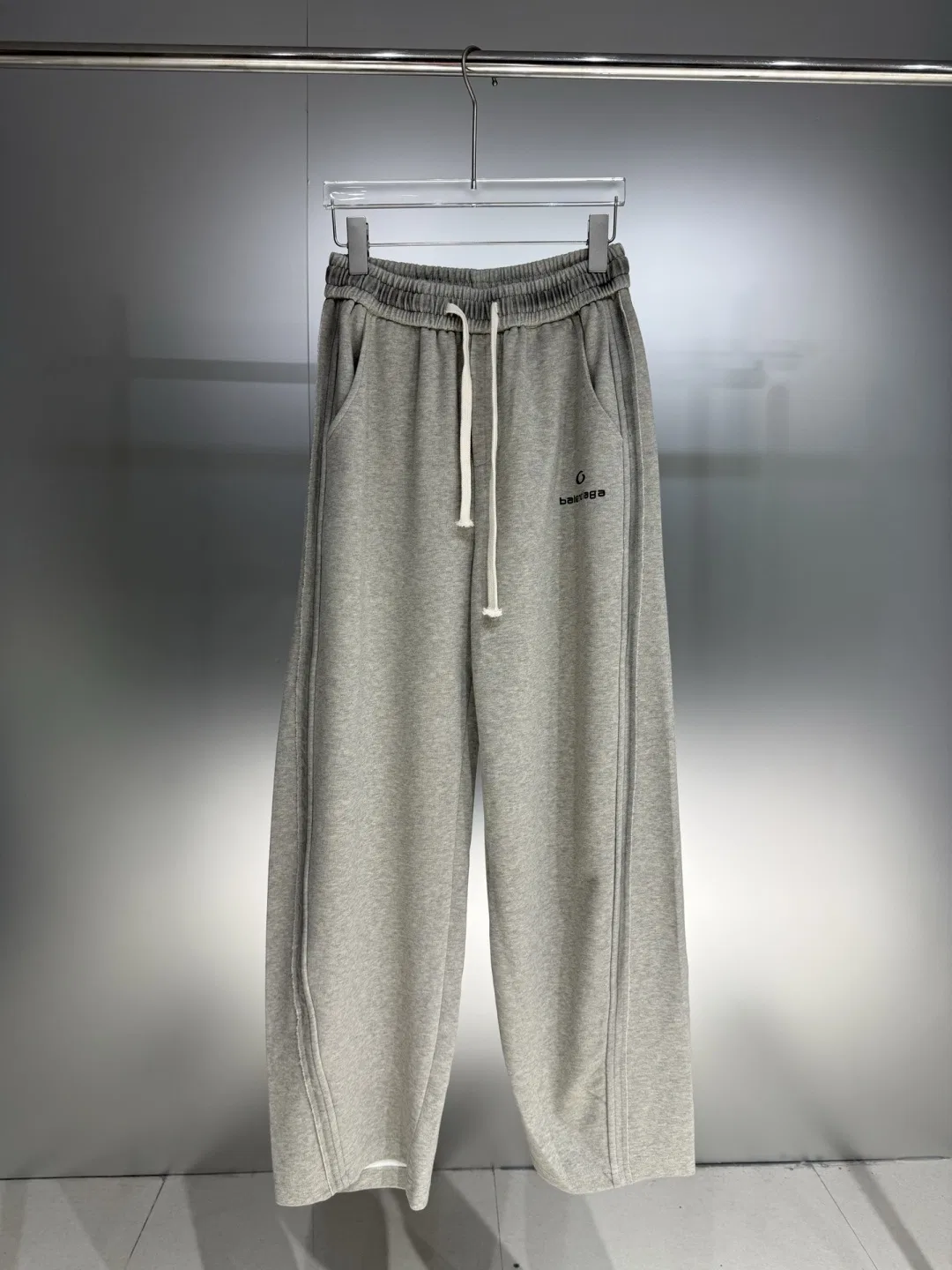 BC 27FW EUQZRXU 008 스웻팬츠