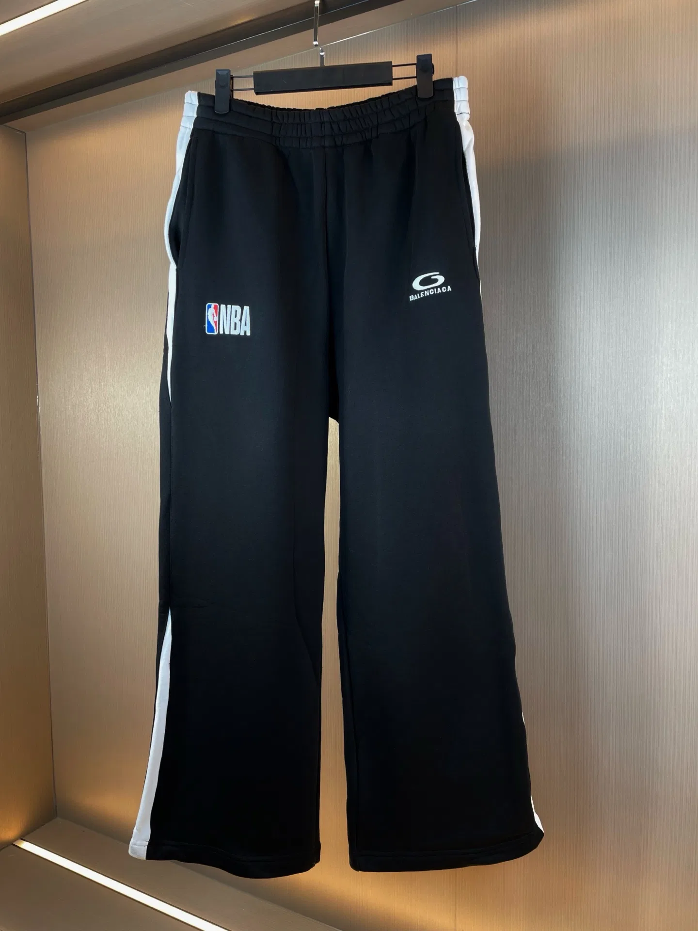 BC 27FW IAQGJNR 057 스웻팬츠