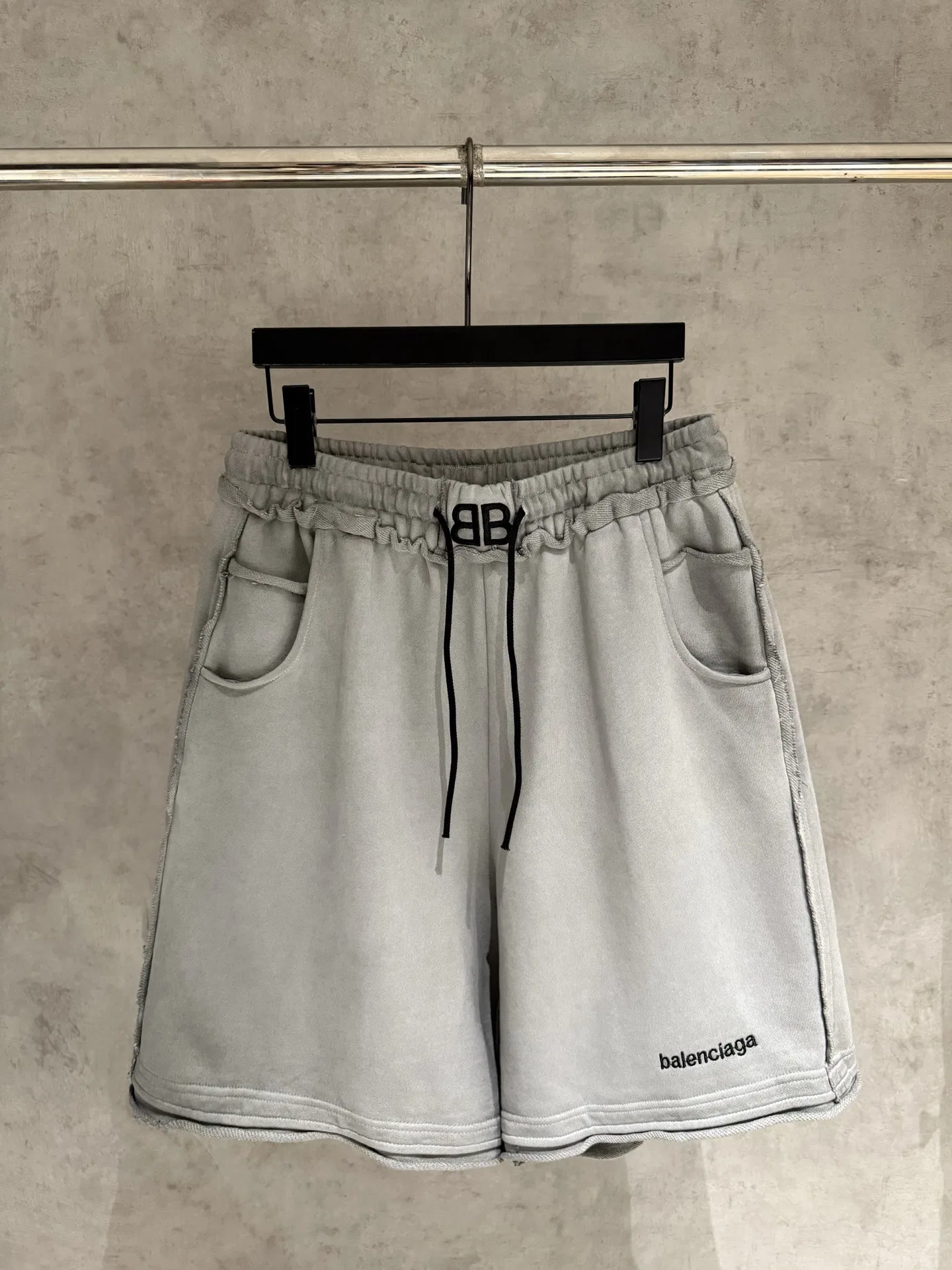 BC 27FW VARHEXW 003 숏츠