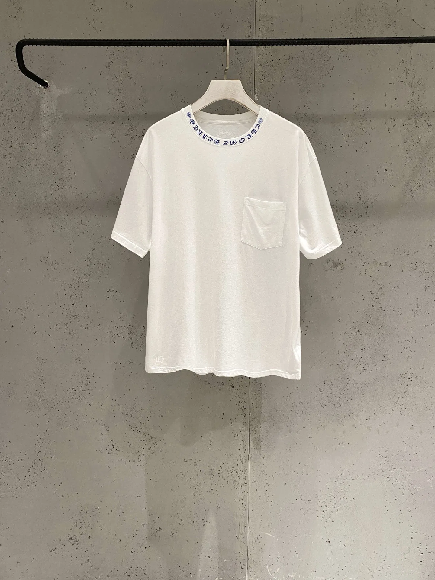 CH 27FW ZZQAOSN 004 반팔티셔츠