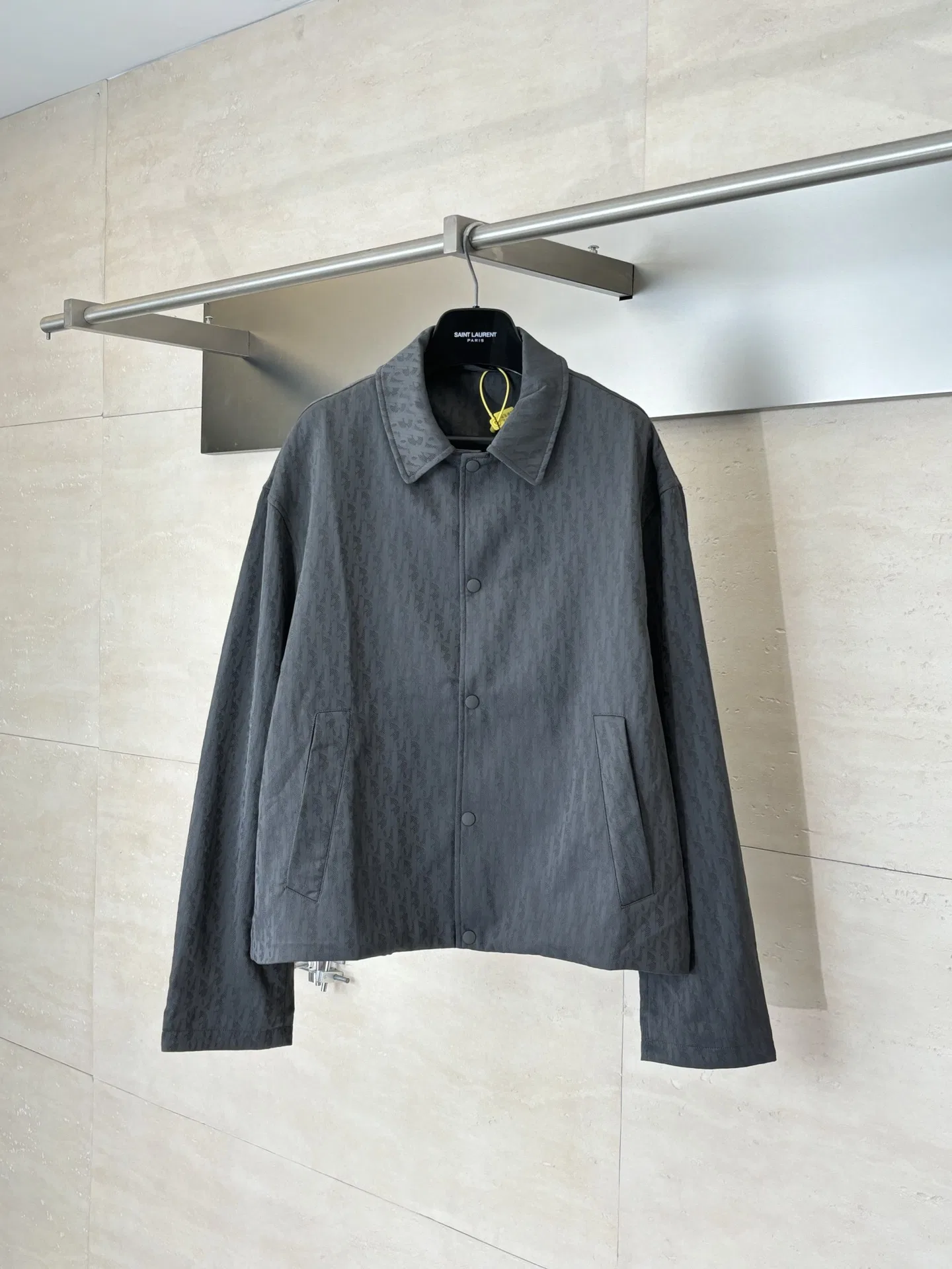DIO 27FW ACKCRLQ 002 자켓