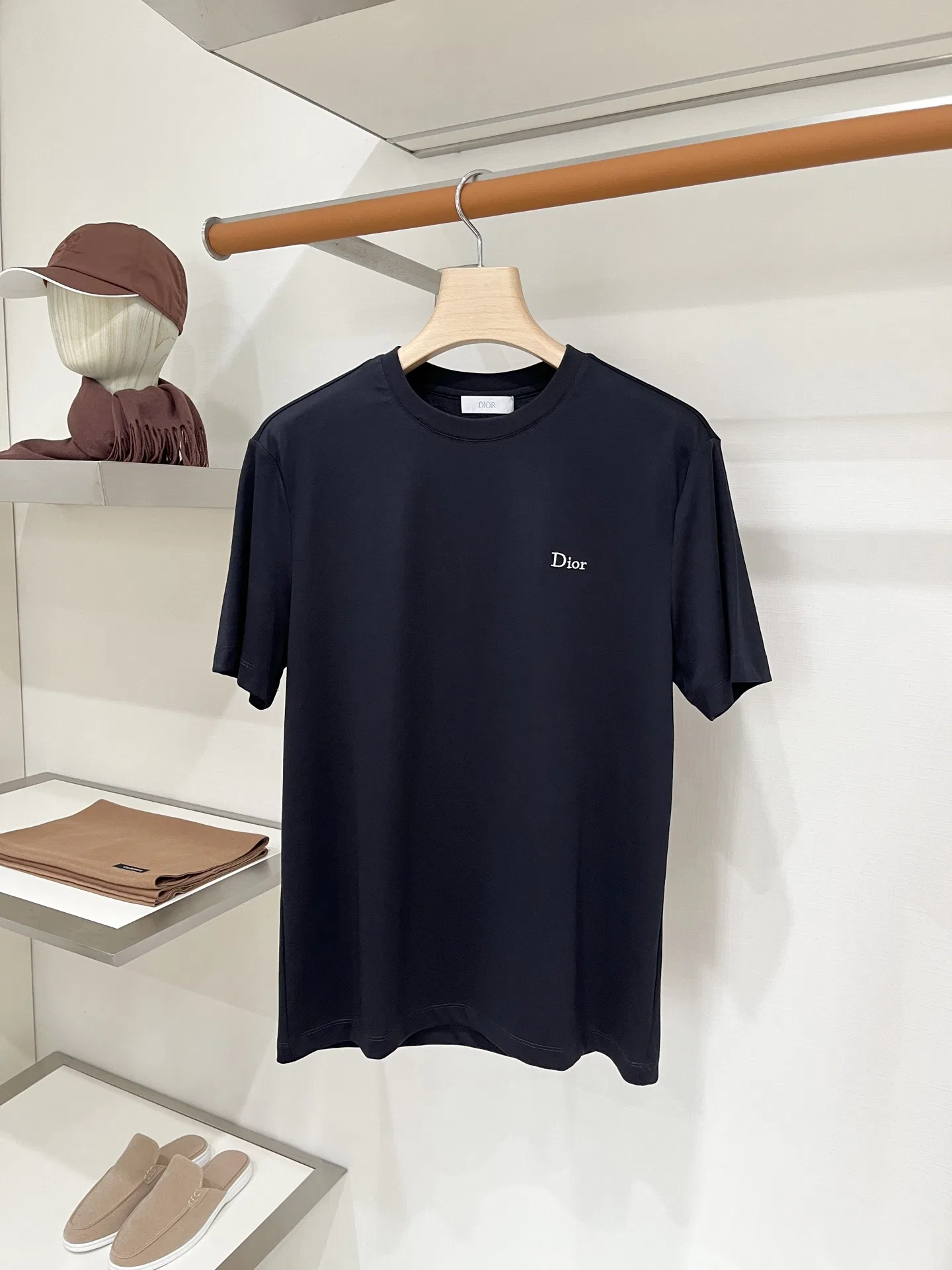 DIO 27FW AIVCBWZ 017 반팔티셔츠