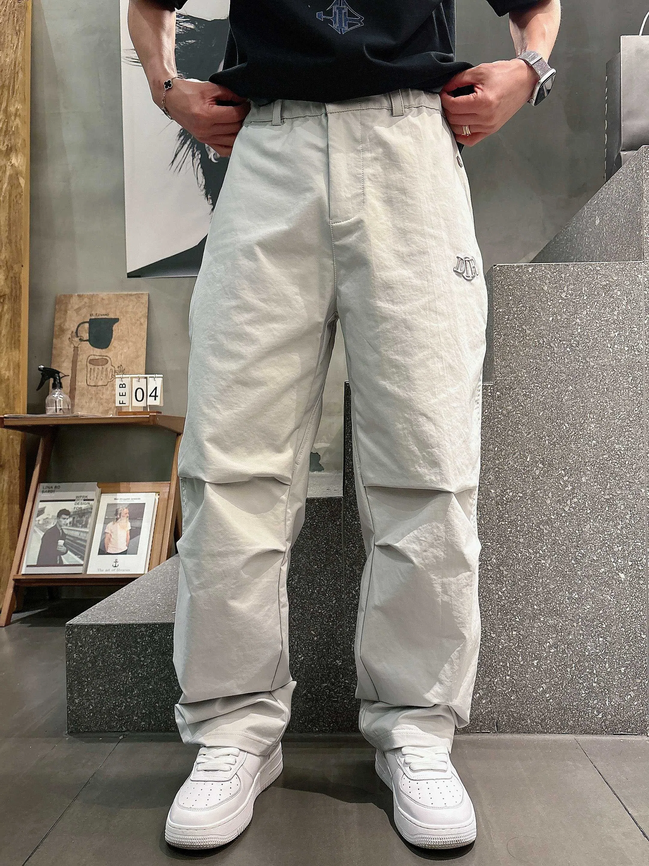 DIO 27FW EJCBGEH 001 카고팬츠