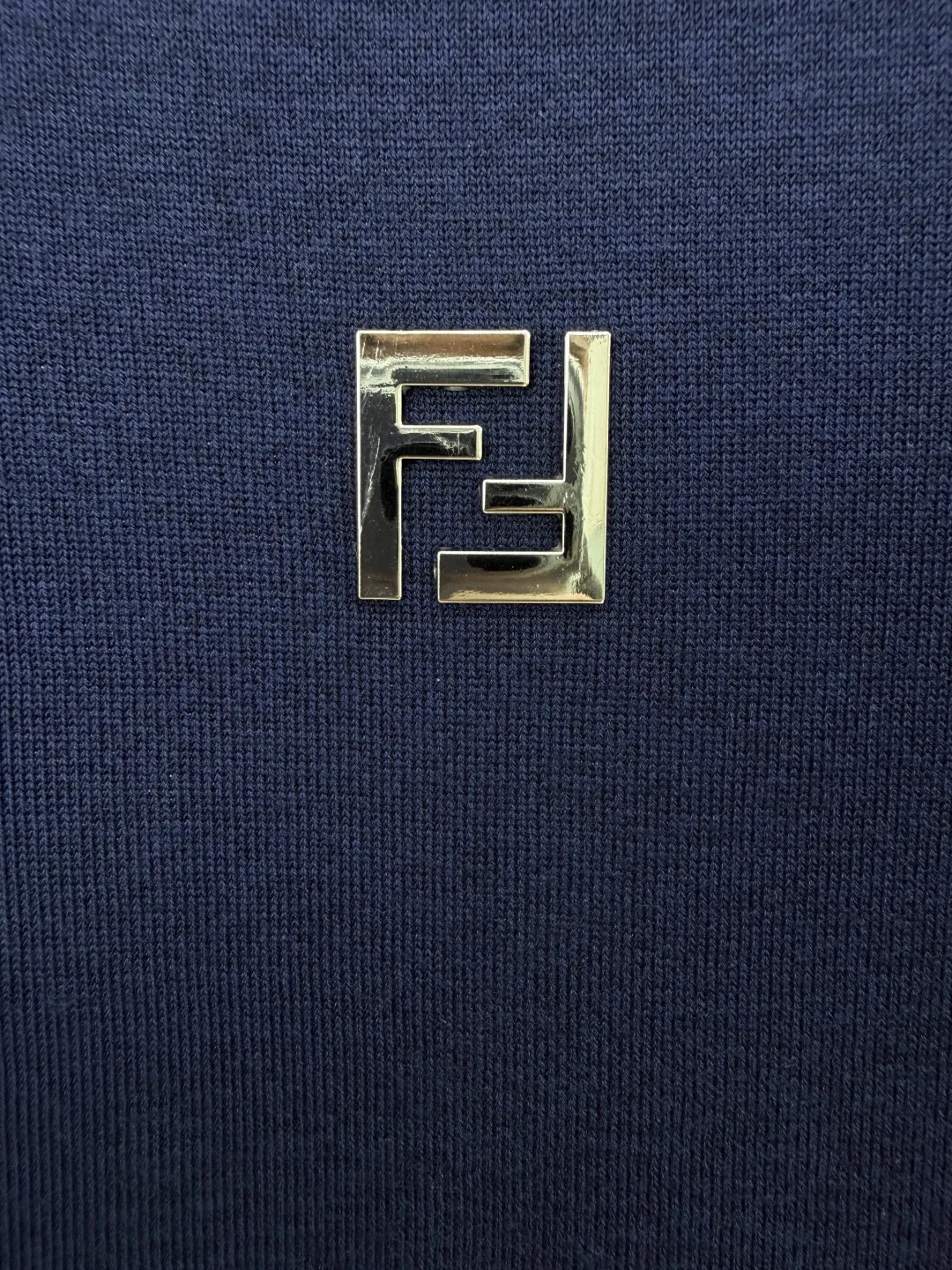 FEN 27FW CAFYNRN 006 반팔니트 3
