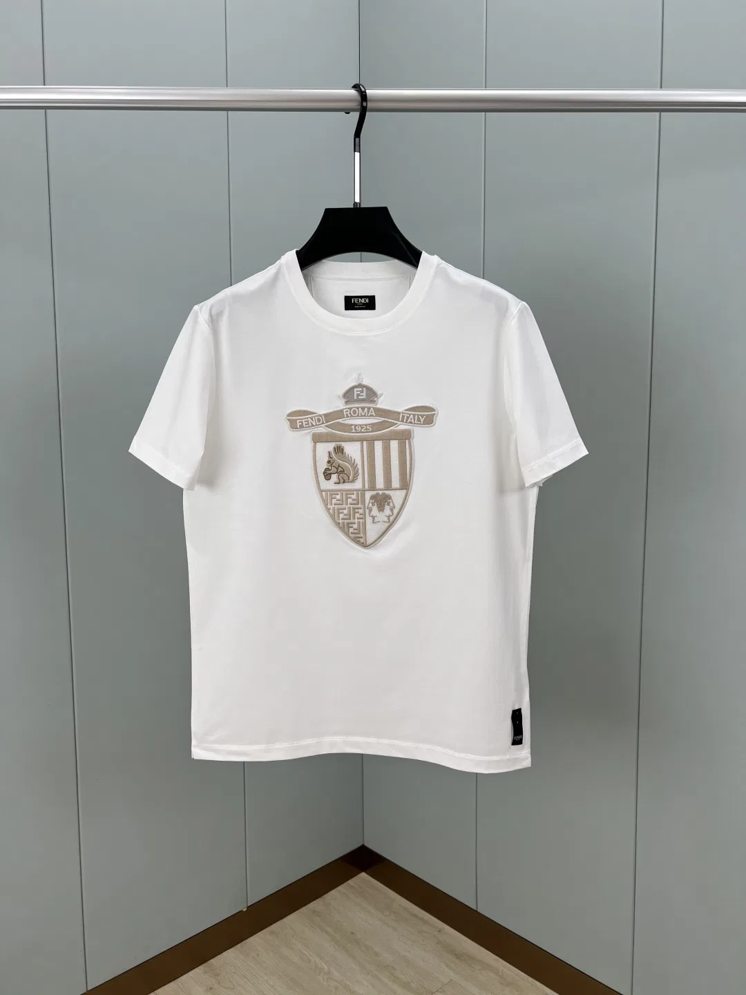 FEN 27FW CAFYNRN 008 반팔티셔츠