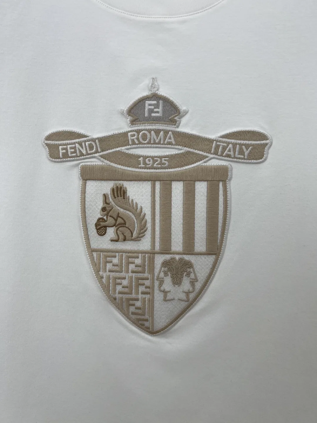 FEN 27FW CAFYNRN 008 반팔티셔츠 3