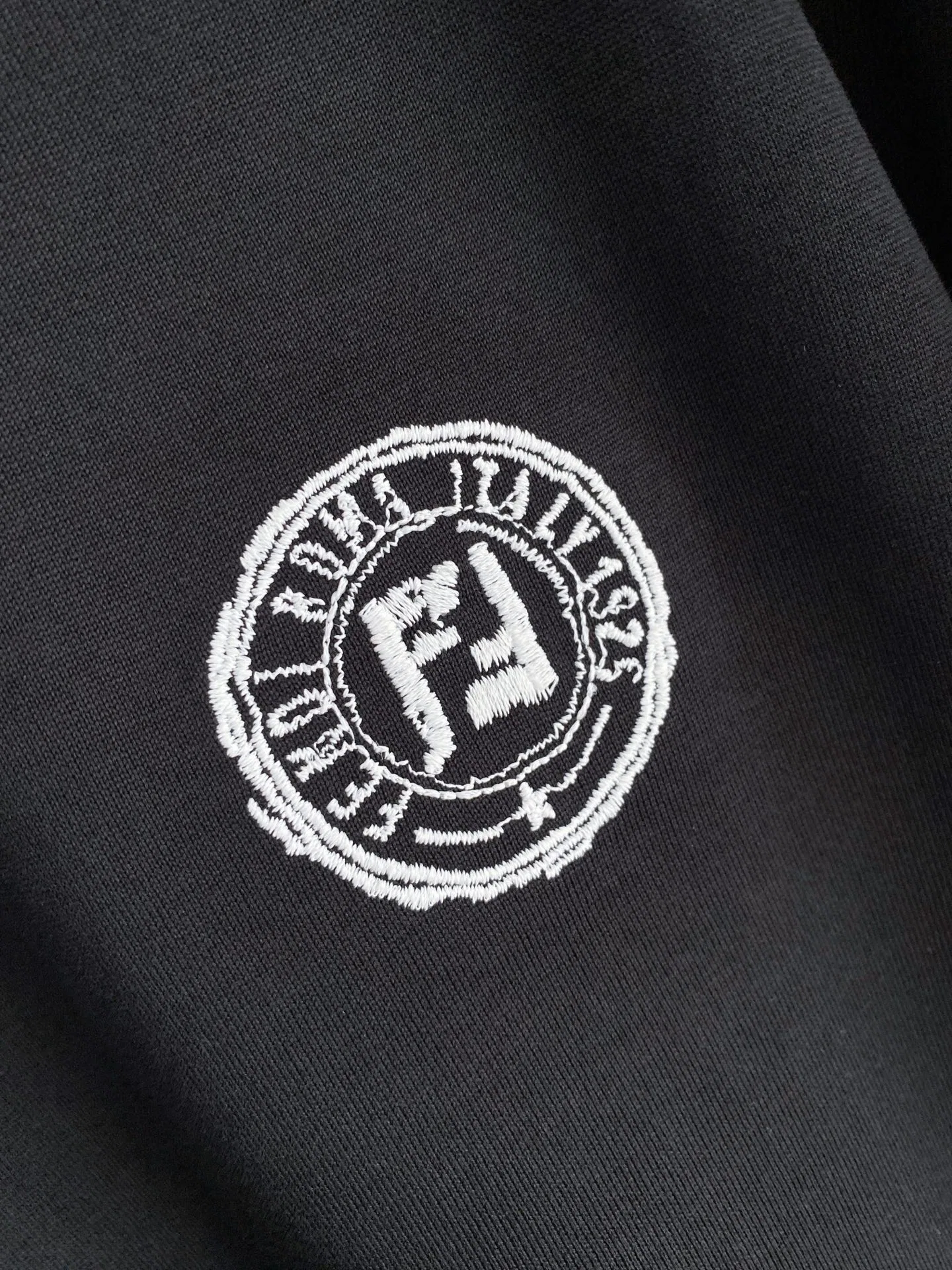 FEN 27FW CAFYNRN 015 반팔티셔츠 3