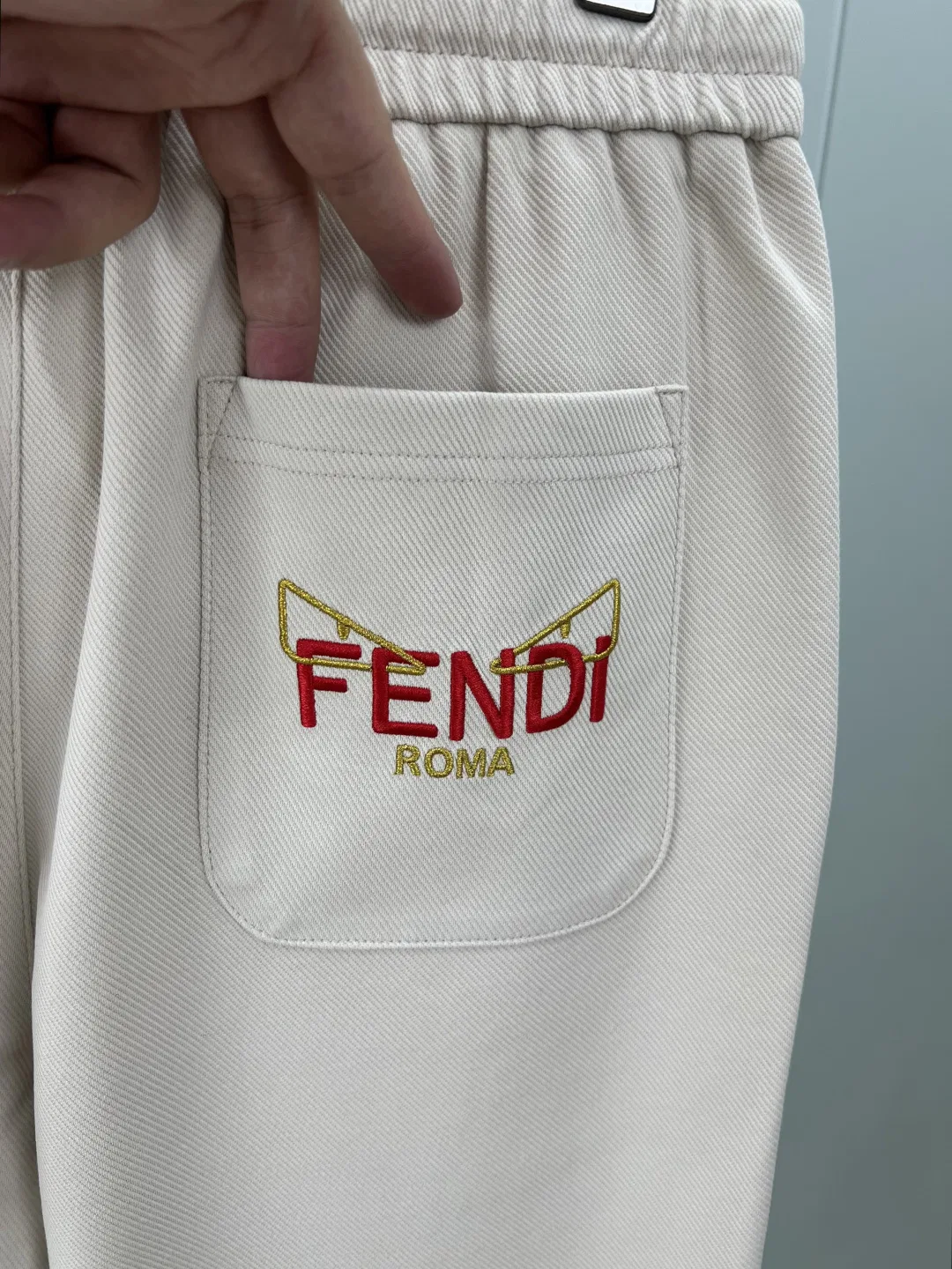FEN 27FW CAFYNRN 019 스웻팬츠 5