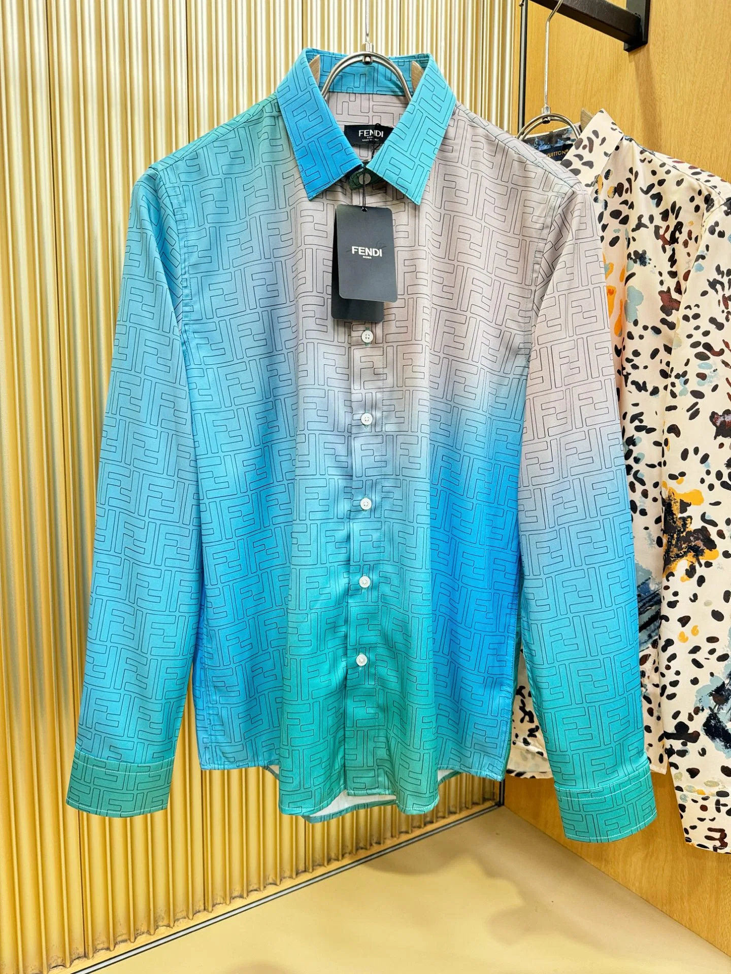 FEN 27FW CAFYNRN 020 셔츠