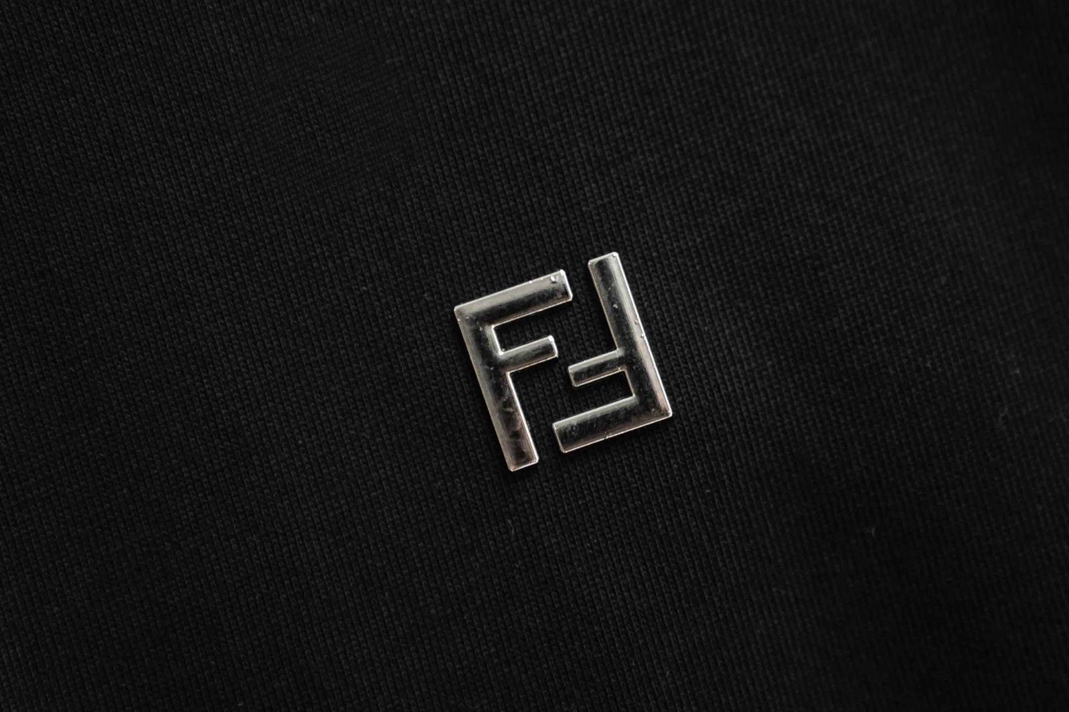 FEN 27FW CAFYNRN 021 반팔티셔츠 3