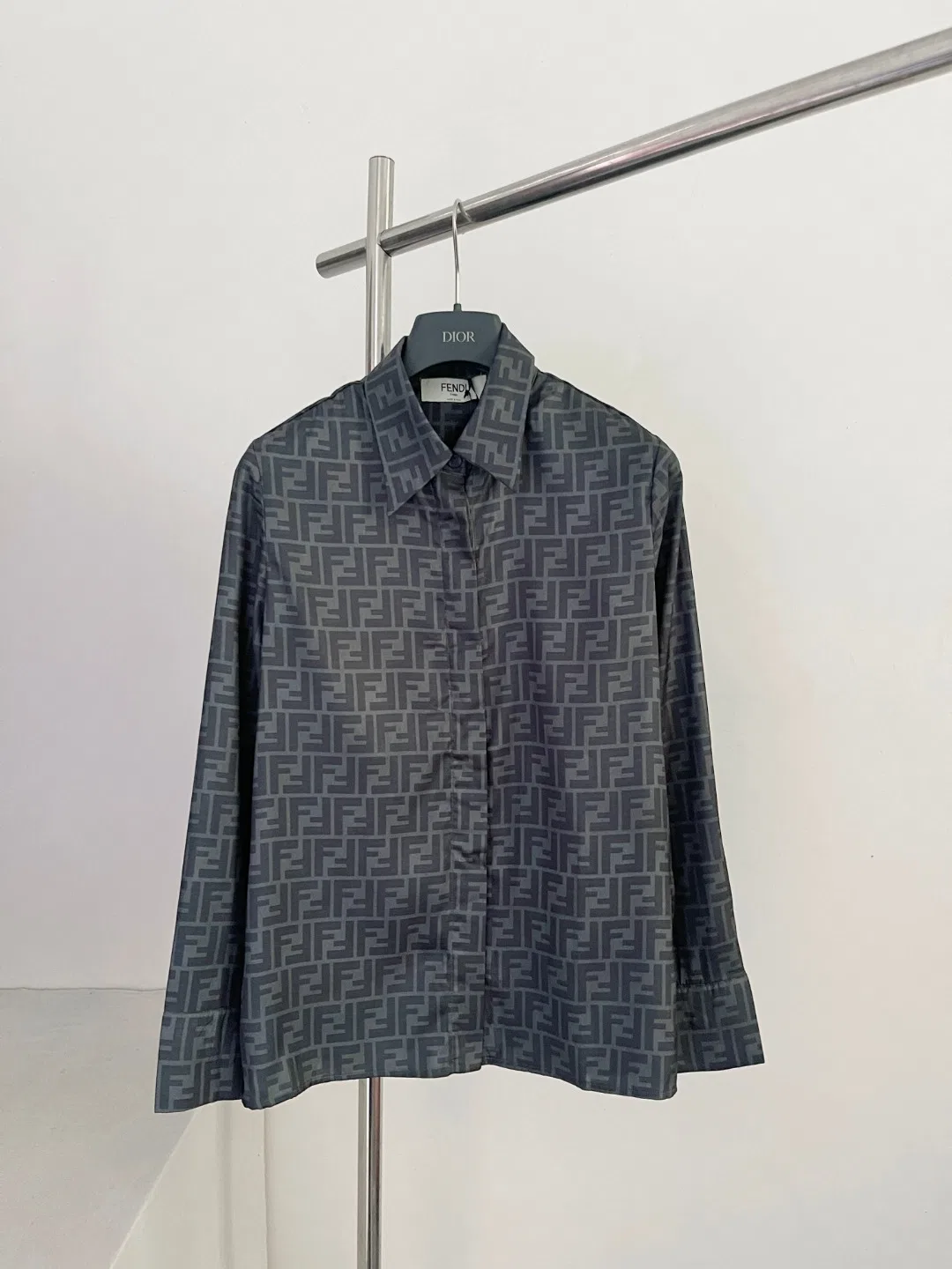 FEN 27FW EIUHZUK 008 셔츠