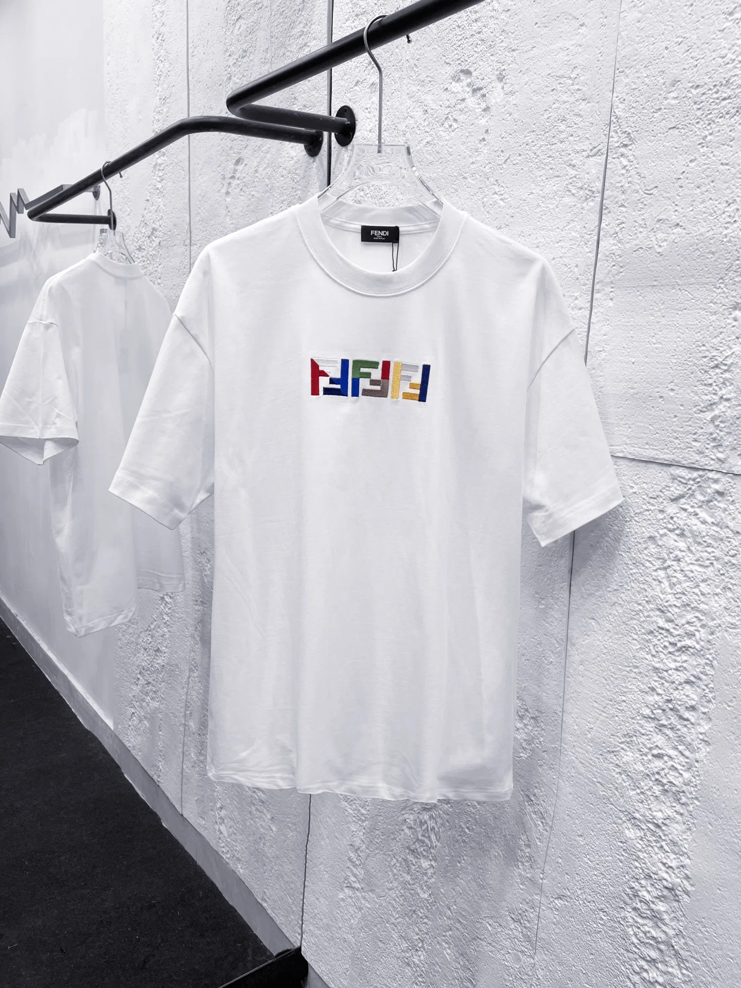 FEN 27FW EIZFWRE 002 반팔티셔츠