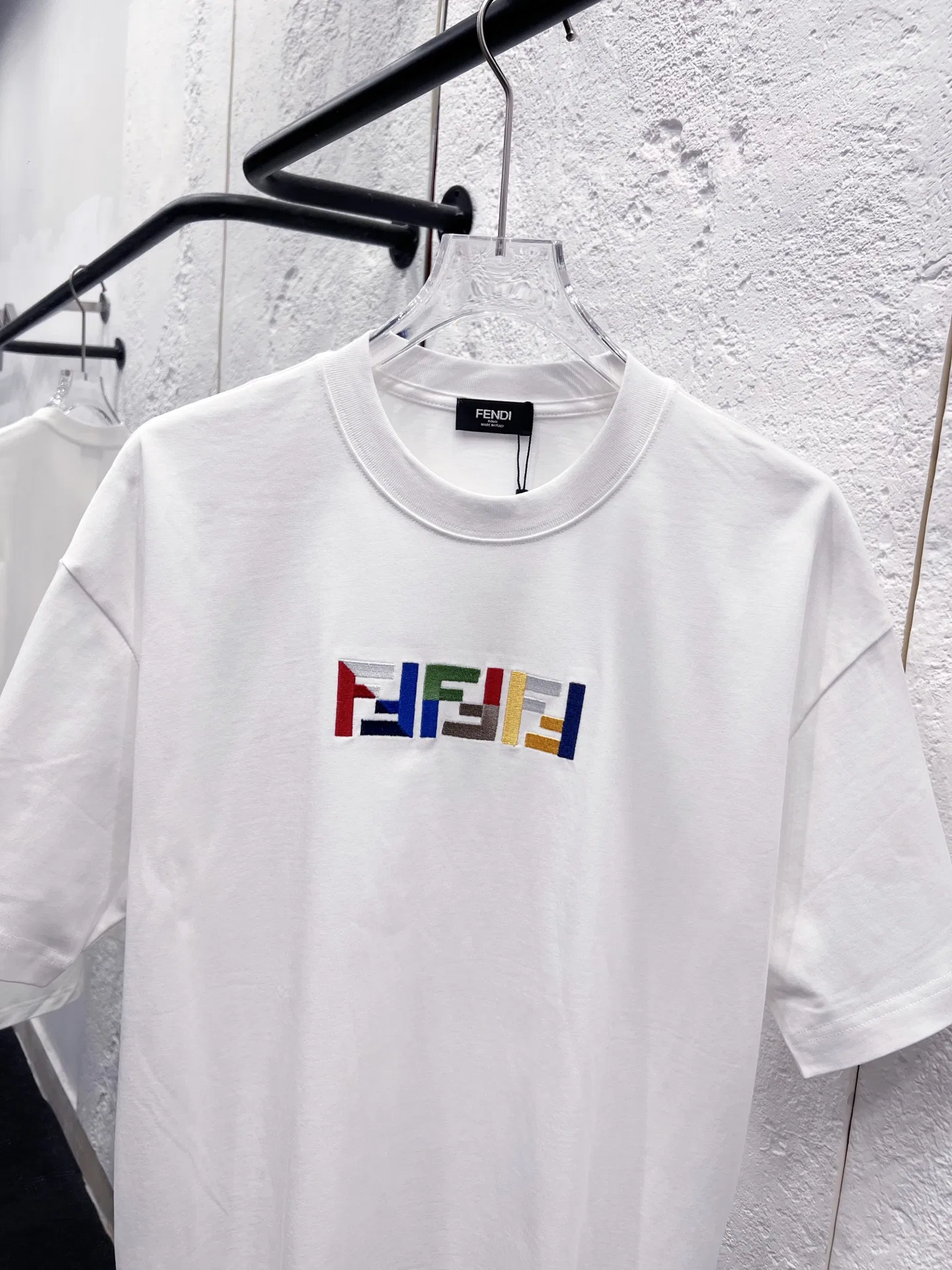 FEN 27FW EIZFWRE 002 반팔티셔츠 3