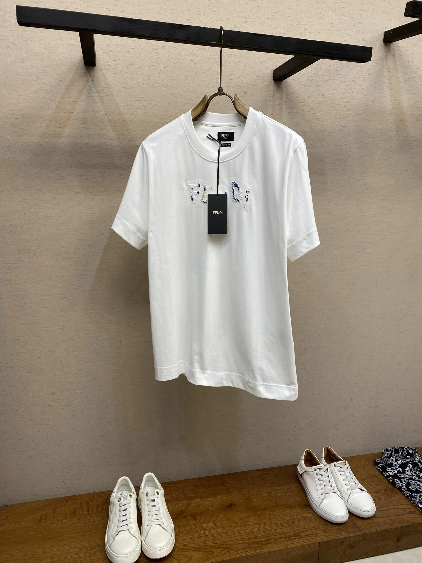 FEN 27FW KJARXSO 015 반팔티셔츠