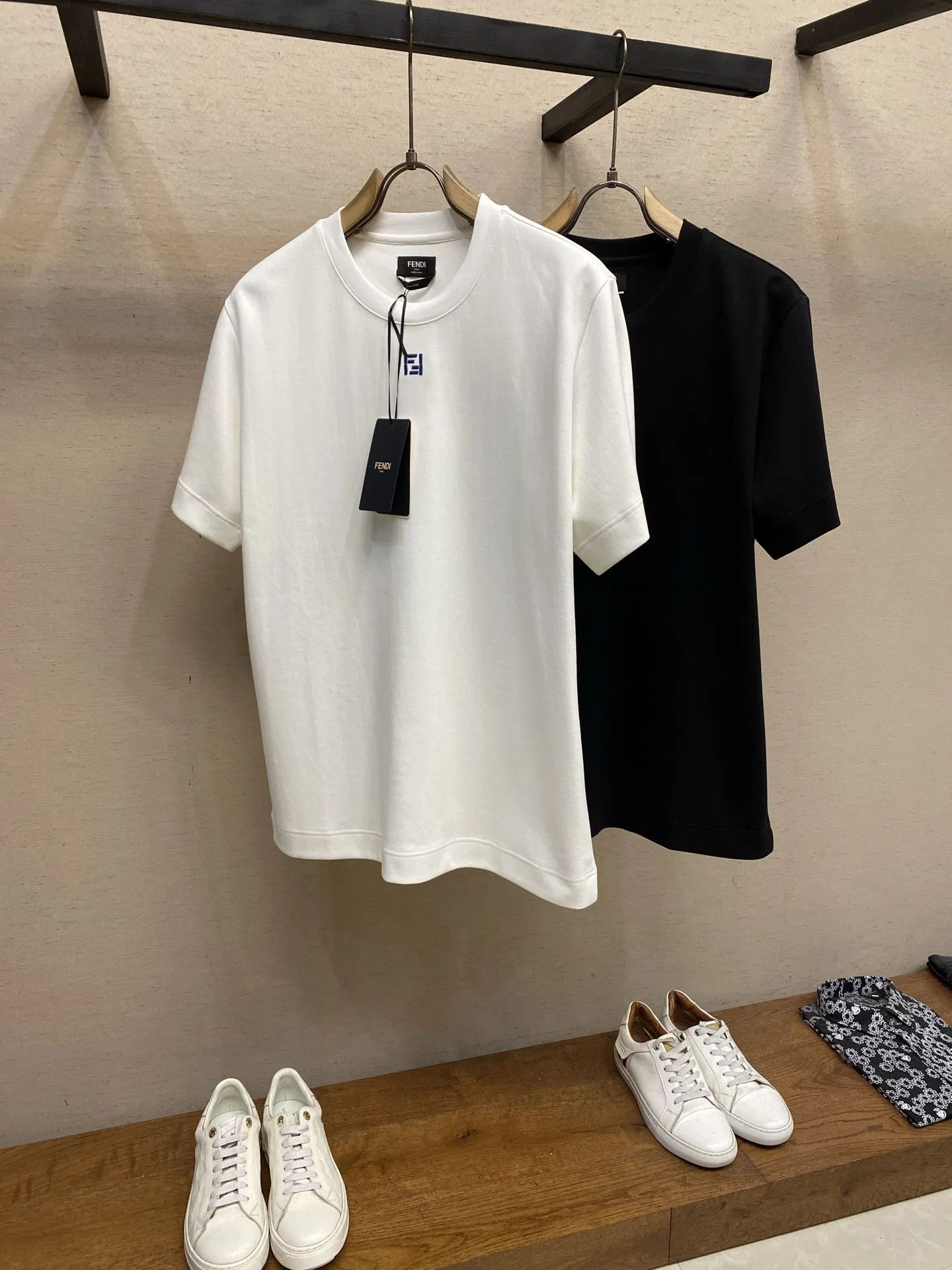 FEN 27FW KJARXSO 022 반팔티셔츠 3
