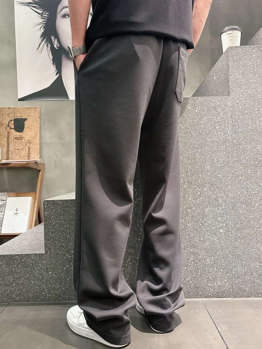 FEN 27FW KJARXSO 025 스웻팬츠 4