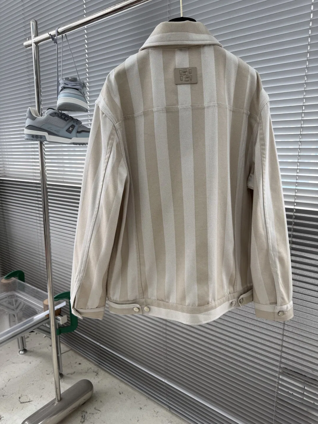 FEN 27FW KJARXSO 028 자켓 3