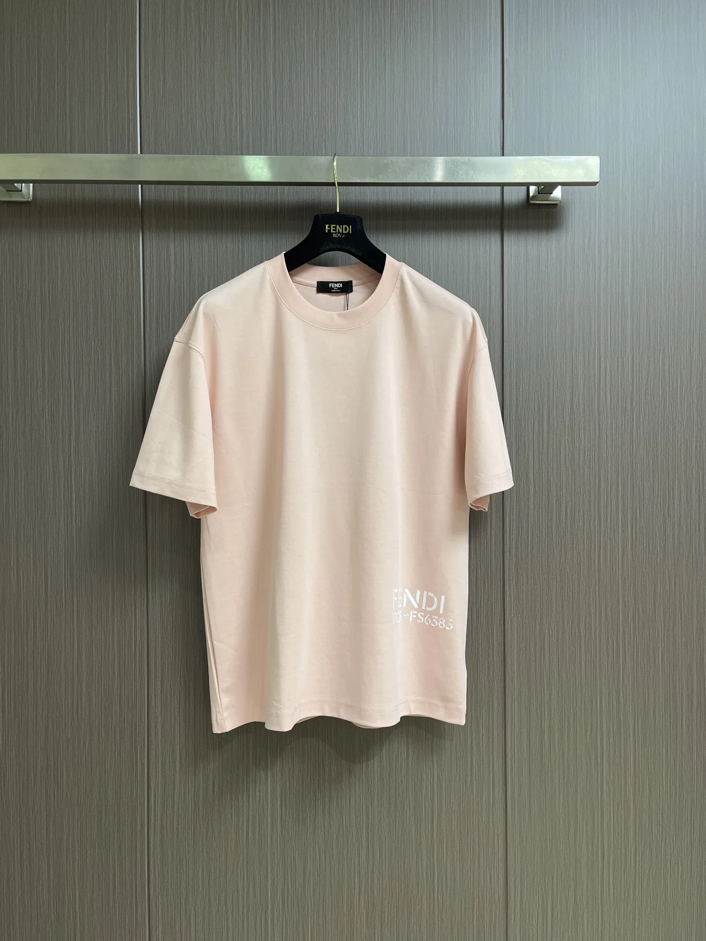 FEN 27FW PFRMBEQ 001 반팔티셔츠