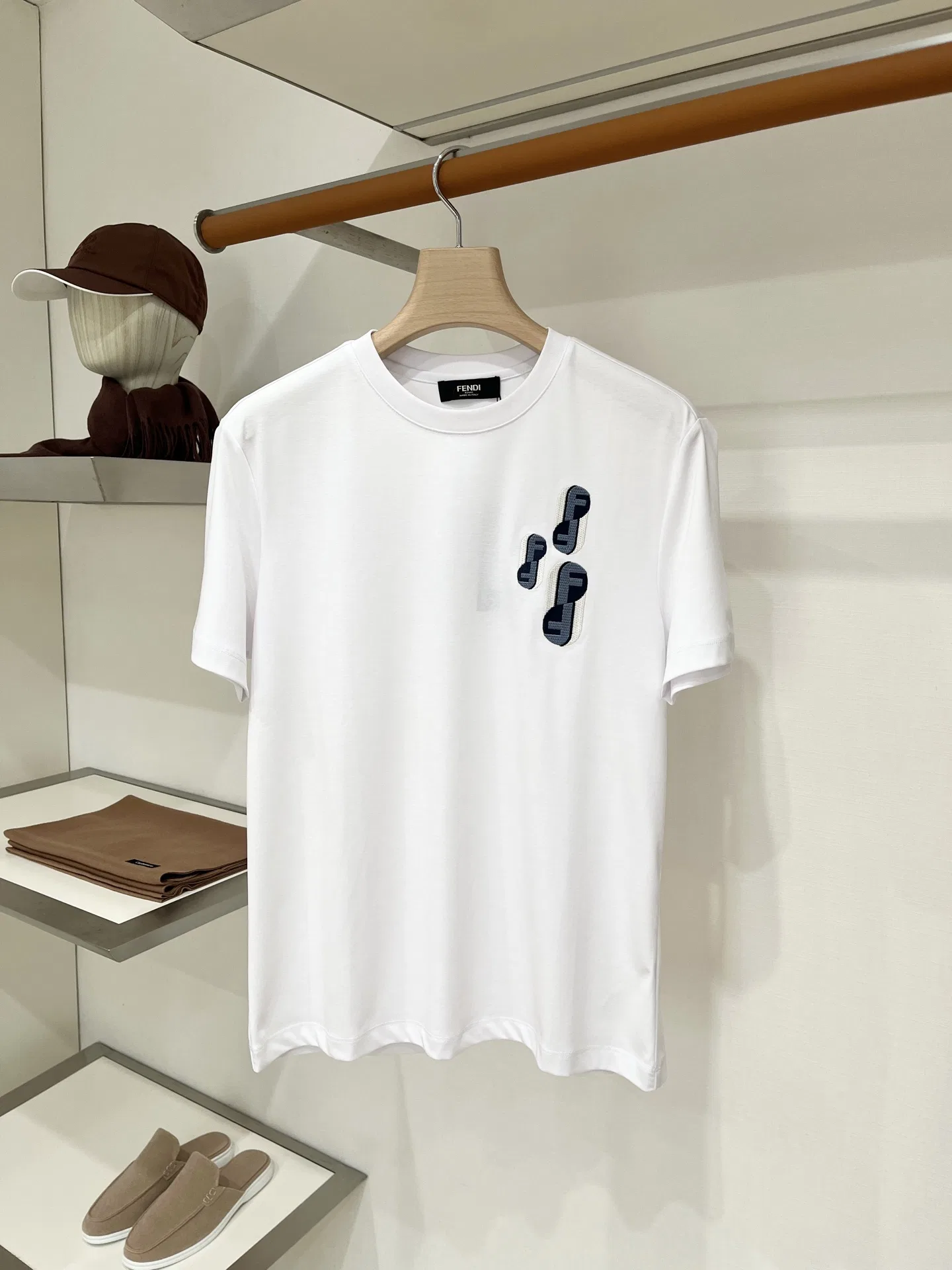 FEN 27FW PFRMBEQ 010 반팔티셔츠
