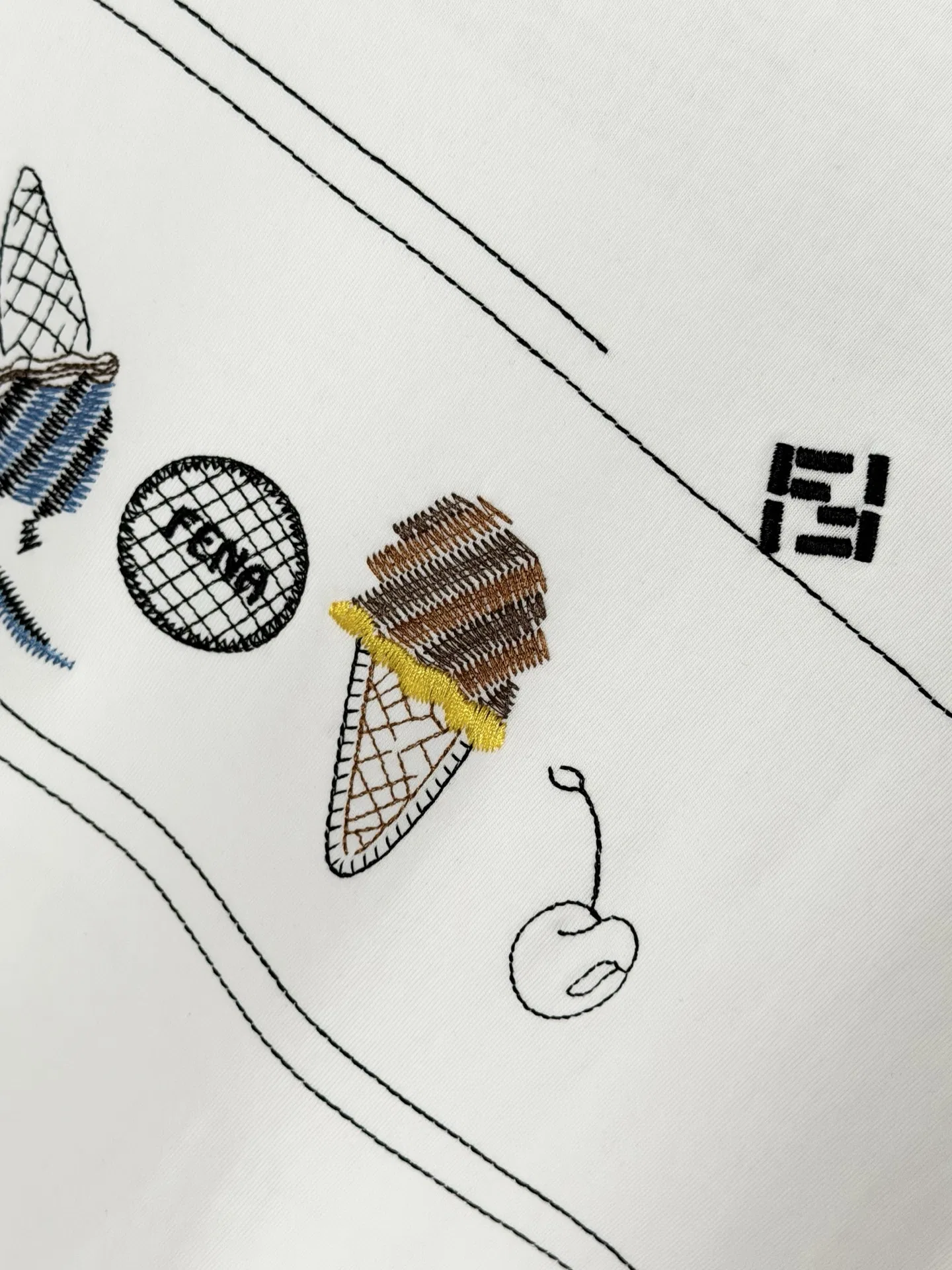 FEN 27FW QFHVEOW 001 반팔티셔츠 6