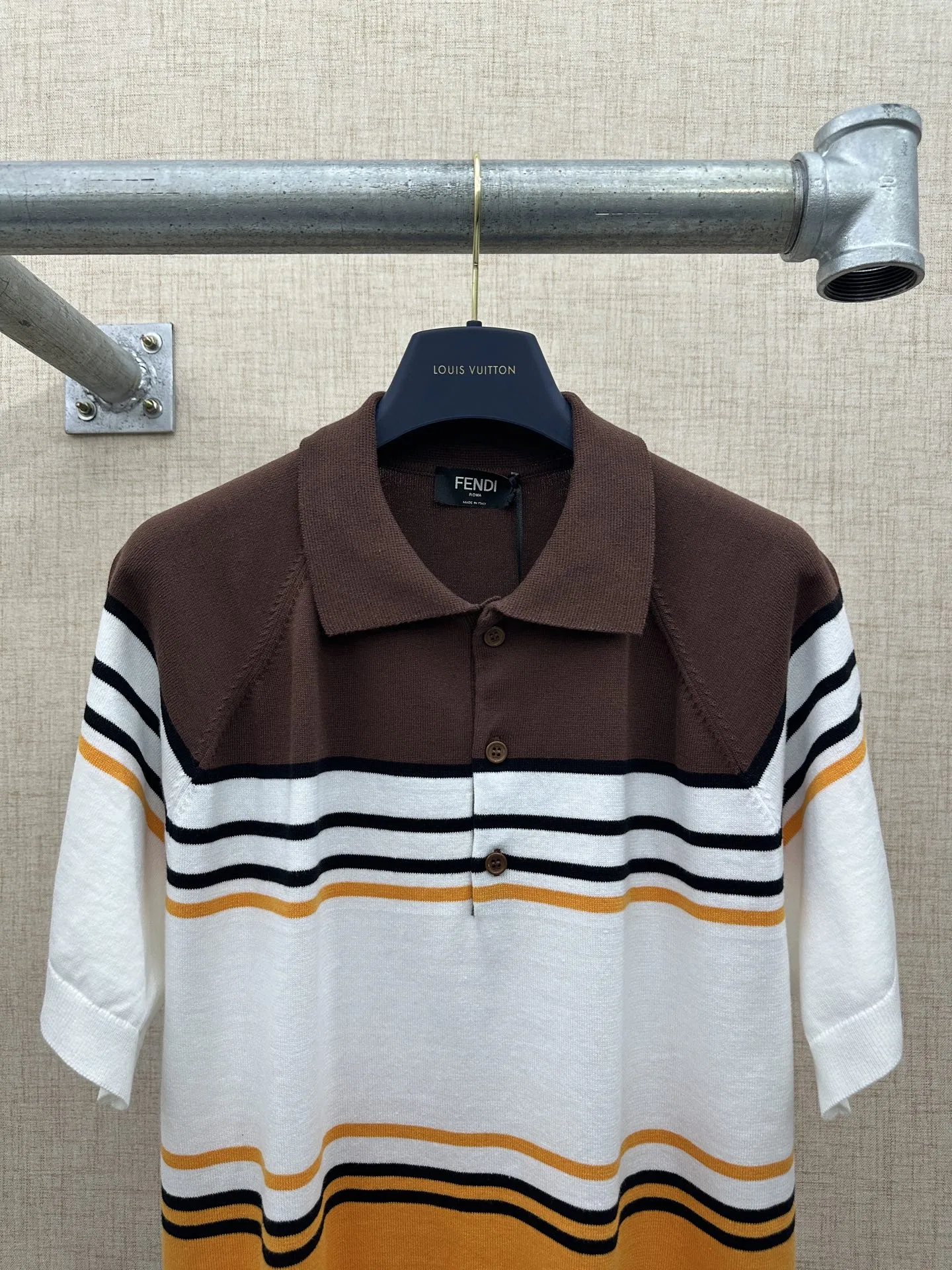 FEN 27FW RTFGMOJ 006 폴로반팔티셔츠 3