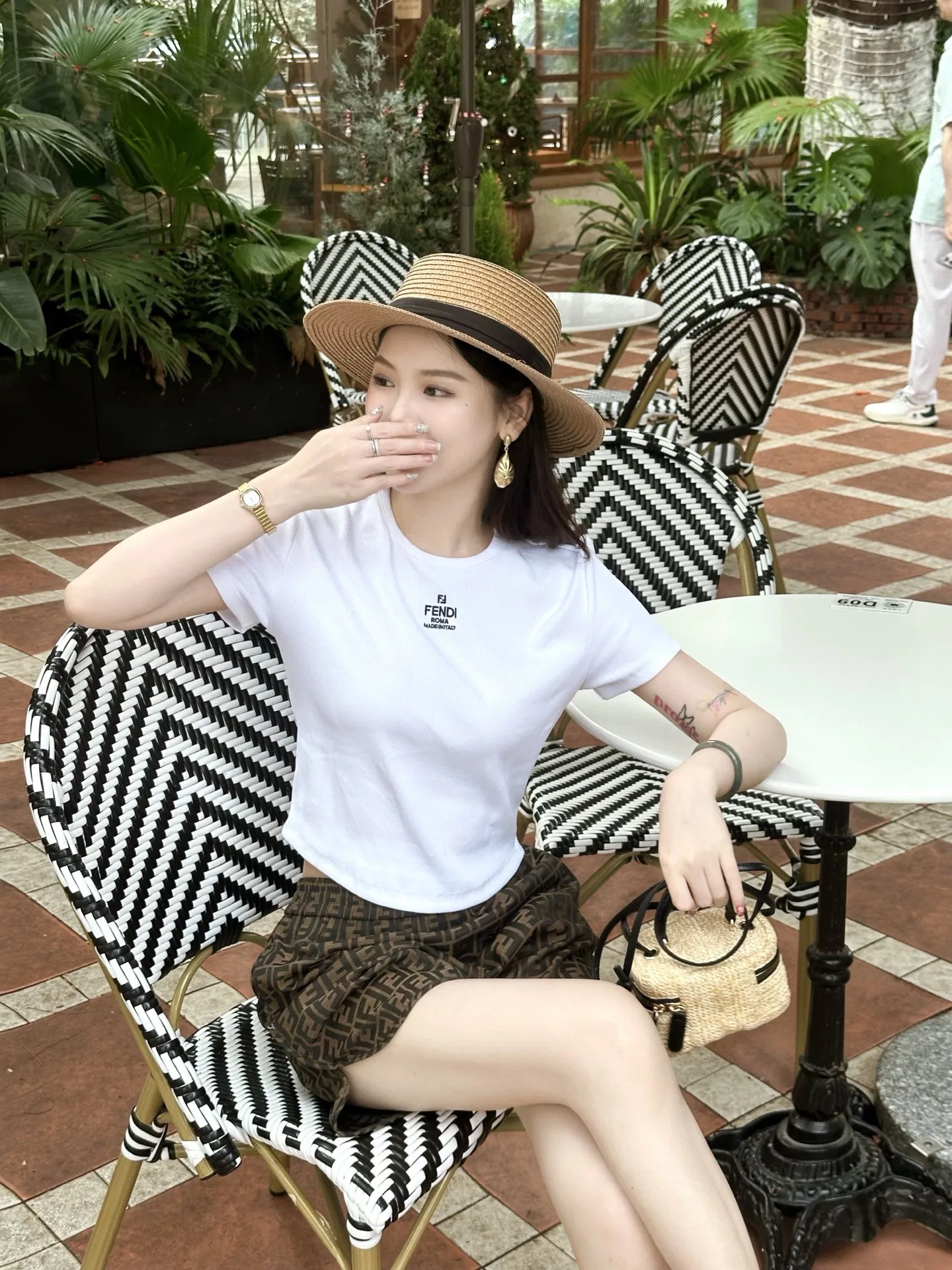 FEN 27FW SRAQKJB 004 숏츠 6