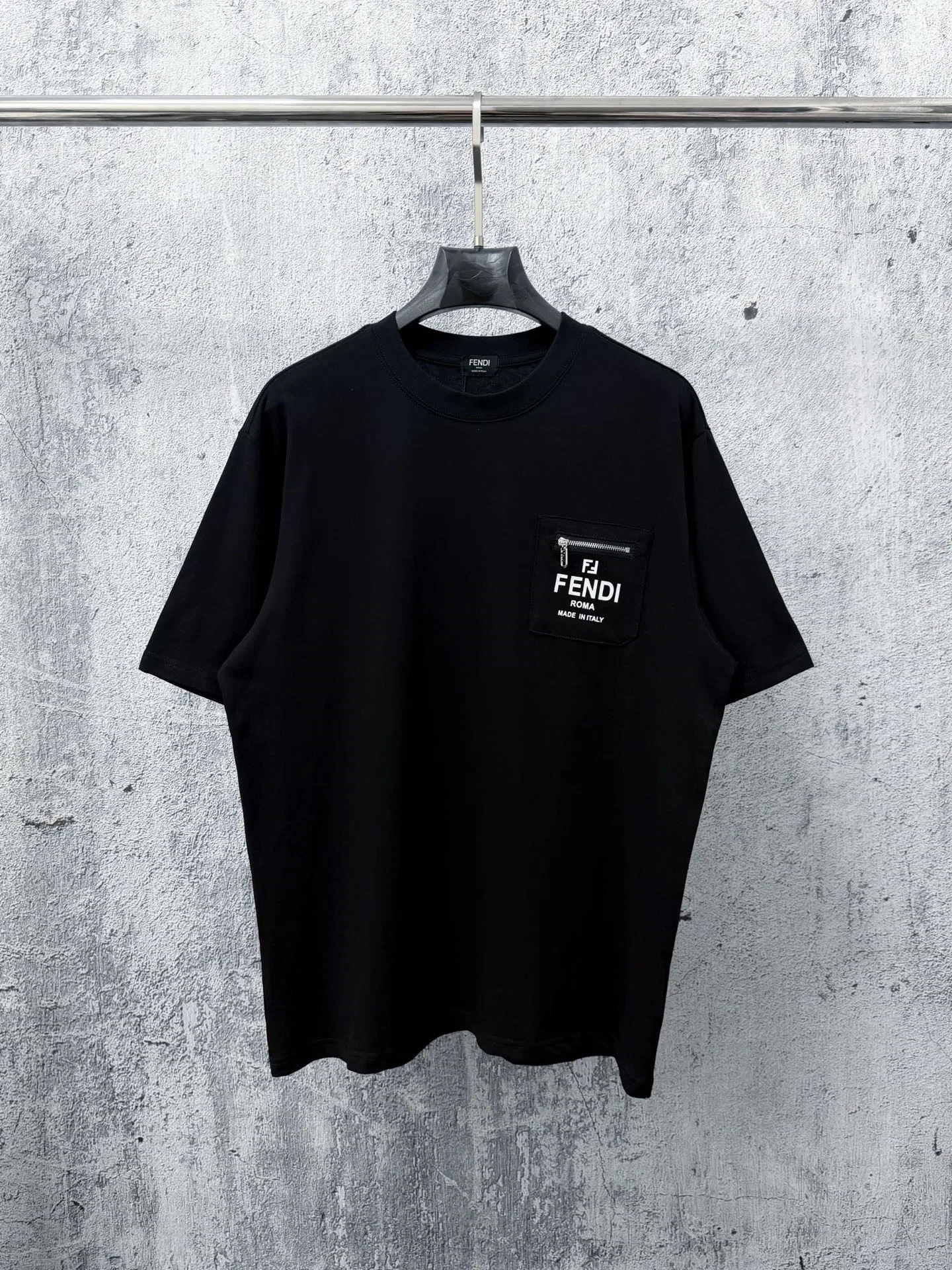 FEN 27FW YLCXOYB 001 반팔티셔츠