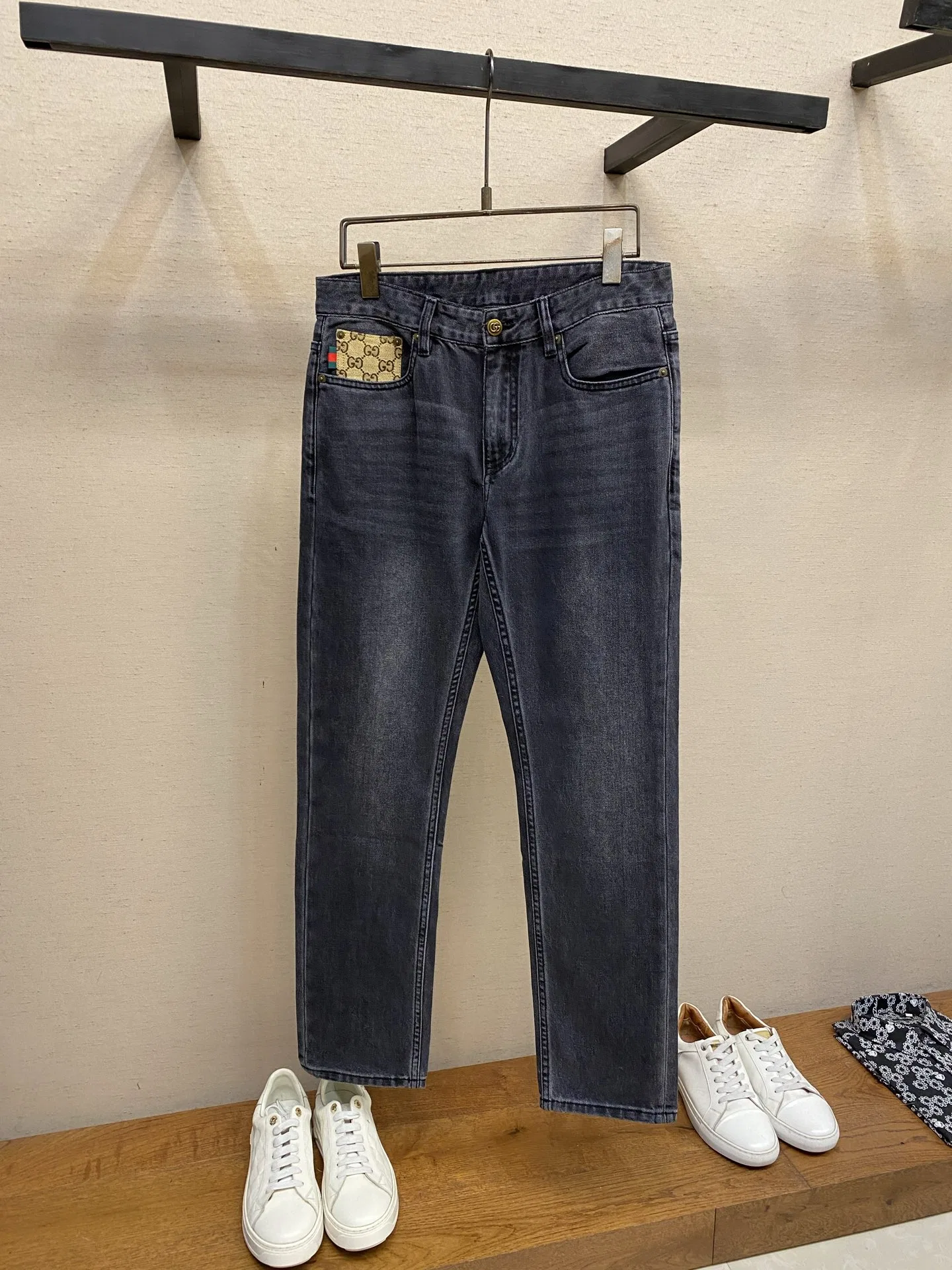 GU 27FW IWRCRKB 003 데님팬츠