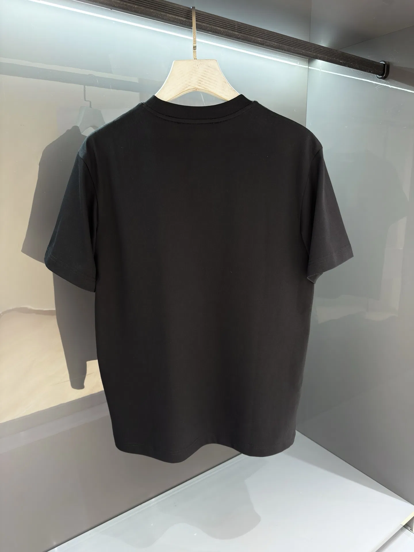 GU 27FW YVDTFAJ 002 반팔티셔츠 4