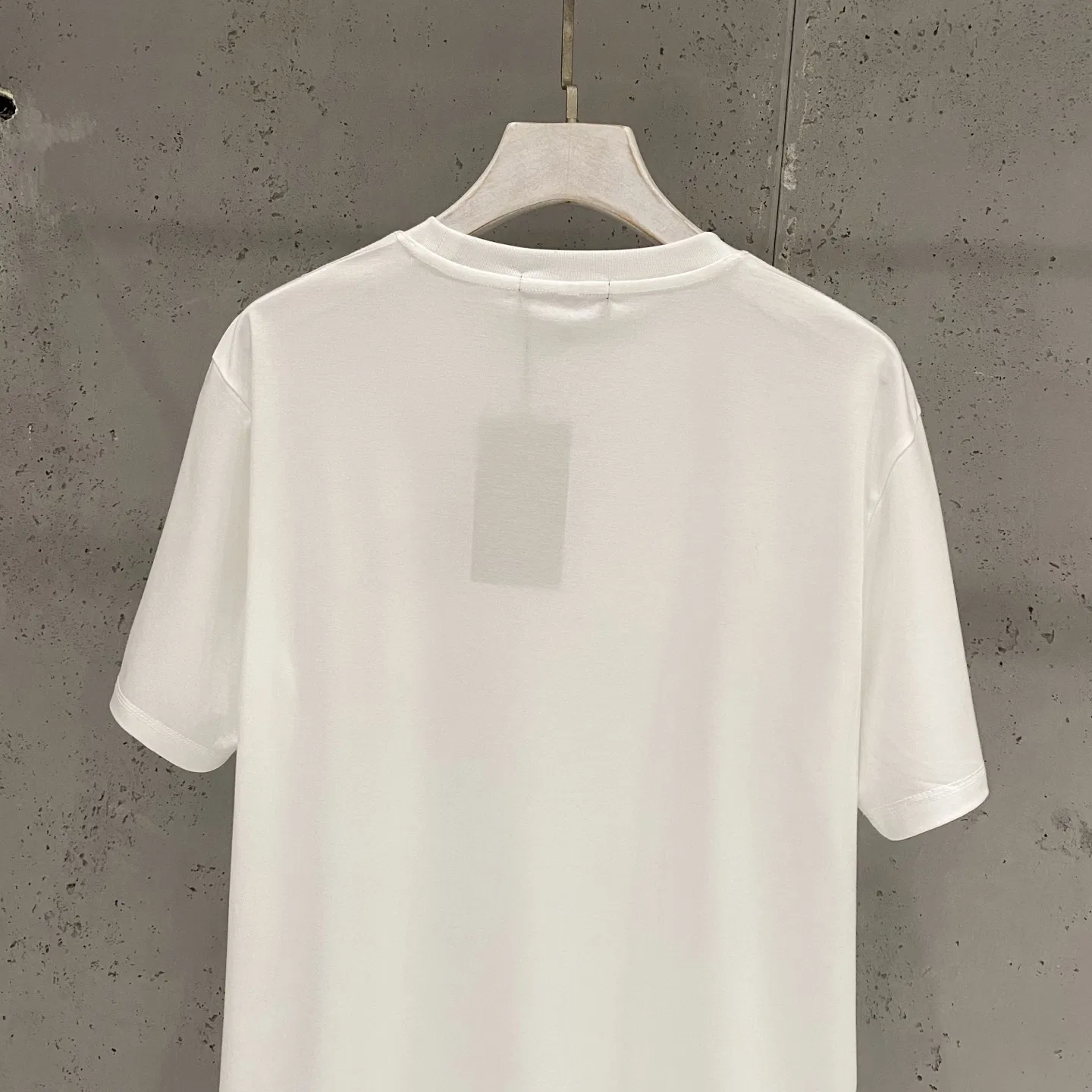 GU 27FW YVDTFAJ 004 반팔티셔츠 5