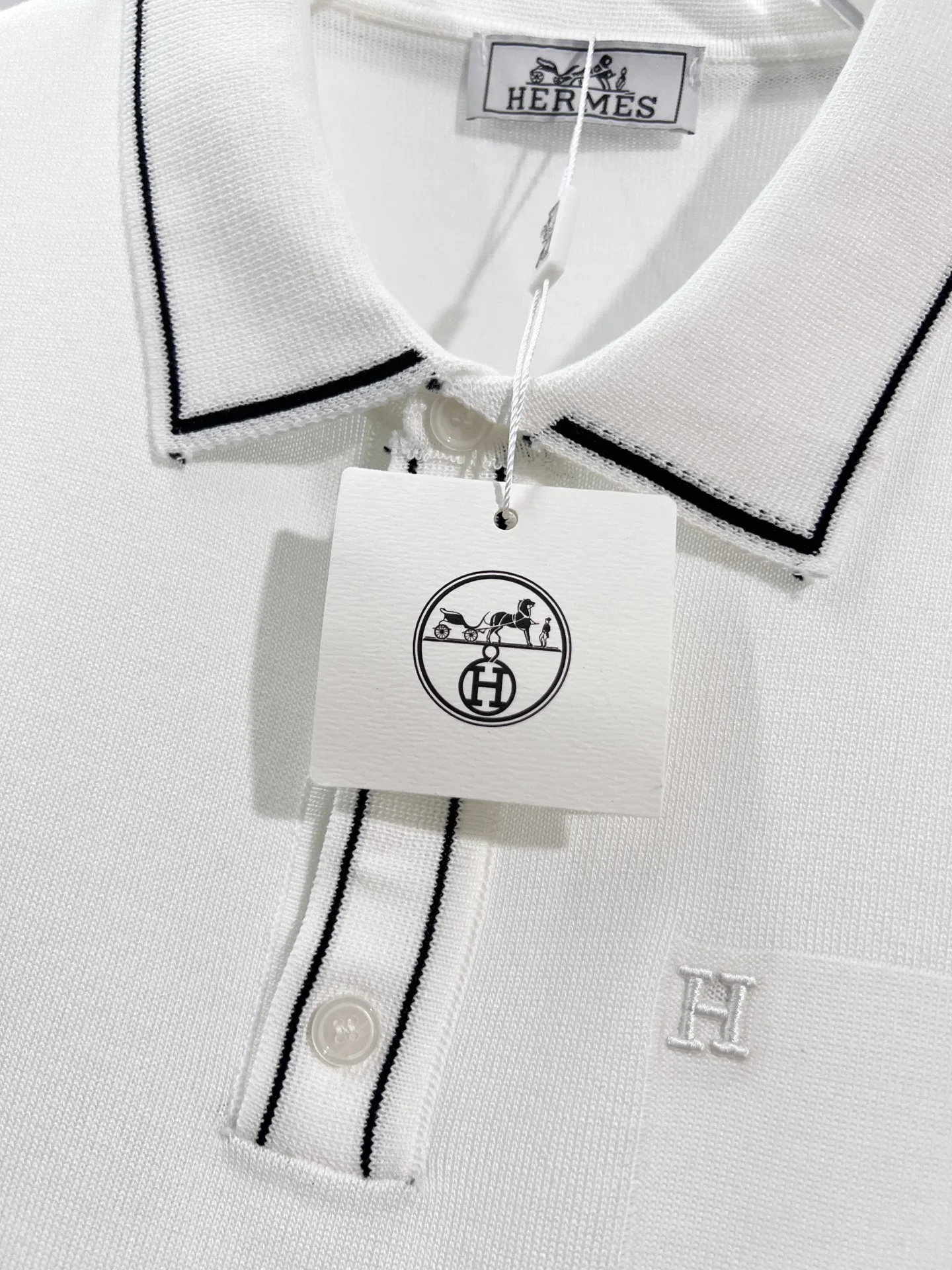 HER 27FW FHETRVQ 017 폴로반팔티셔츠 3