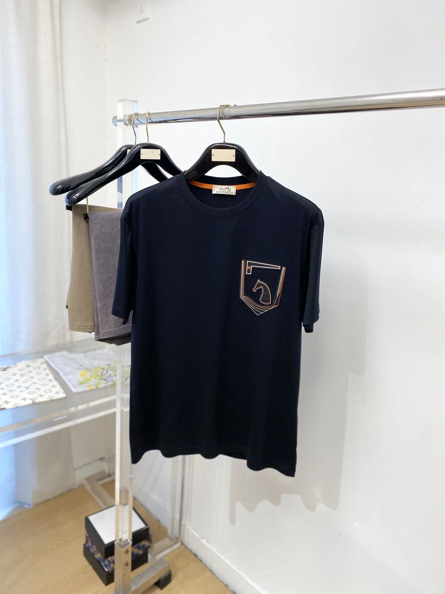 HER 27FW HWUXXKQ 004 반팔티셔츠