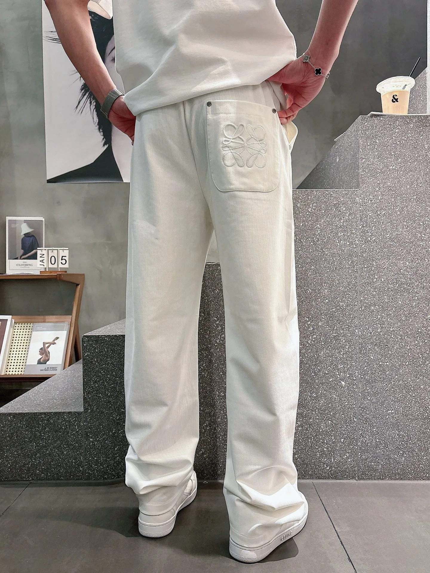 LOE 27FW HKMQHBV 011 스웻팬츠 5
