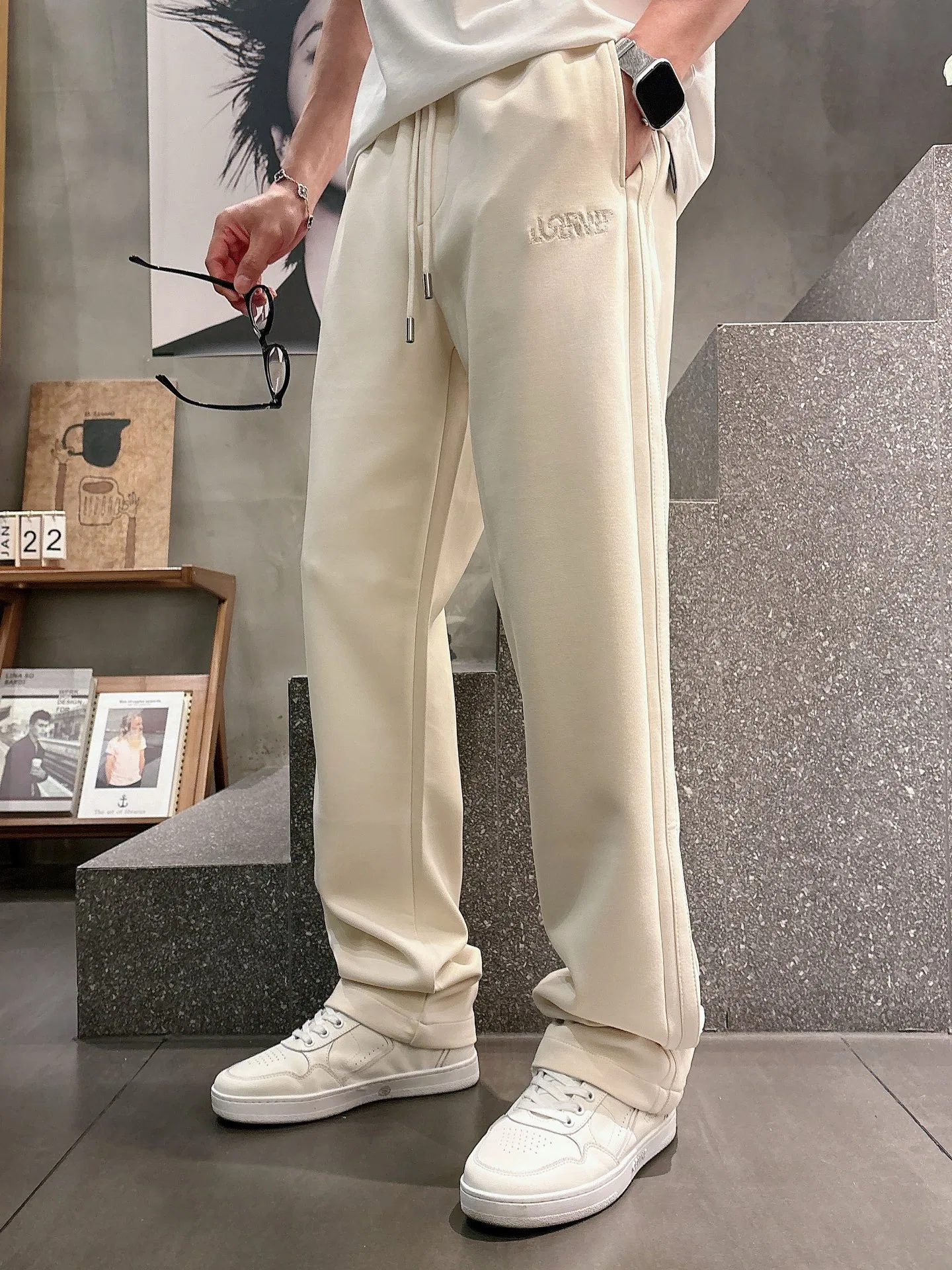 LOE 27FW HKMQHBV 012 스웻팬츠 3